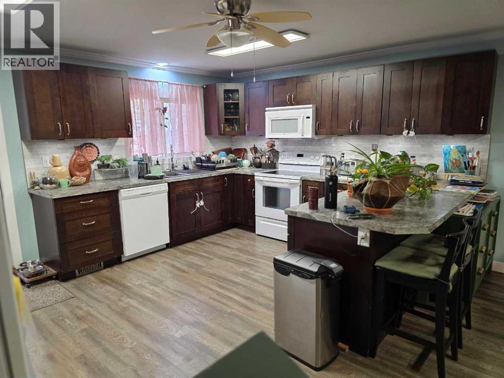 221 Heritage Road, Barnwell, Alberta  T0K 0B0 - Photo 5 - A2302776