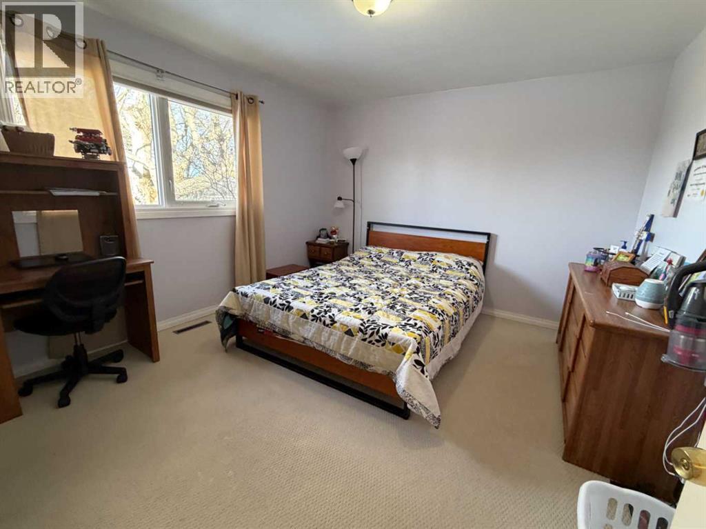 330 3 Avenue E, Bow Island, Alberta  T0K 0G0 - Photo 12 - A2289164