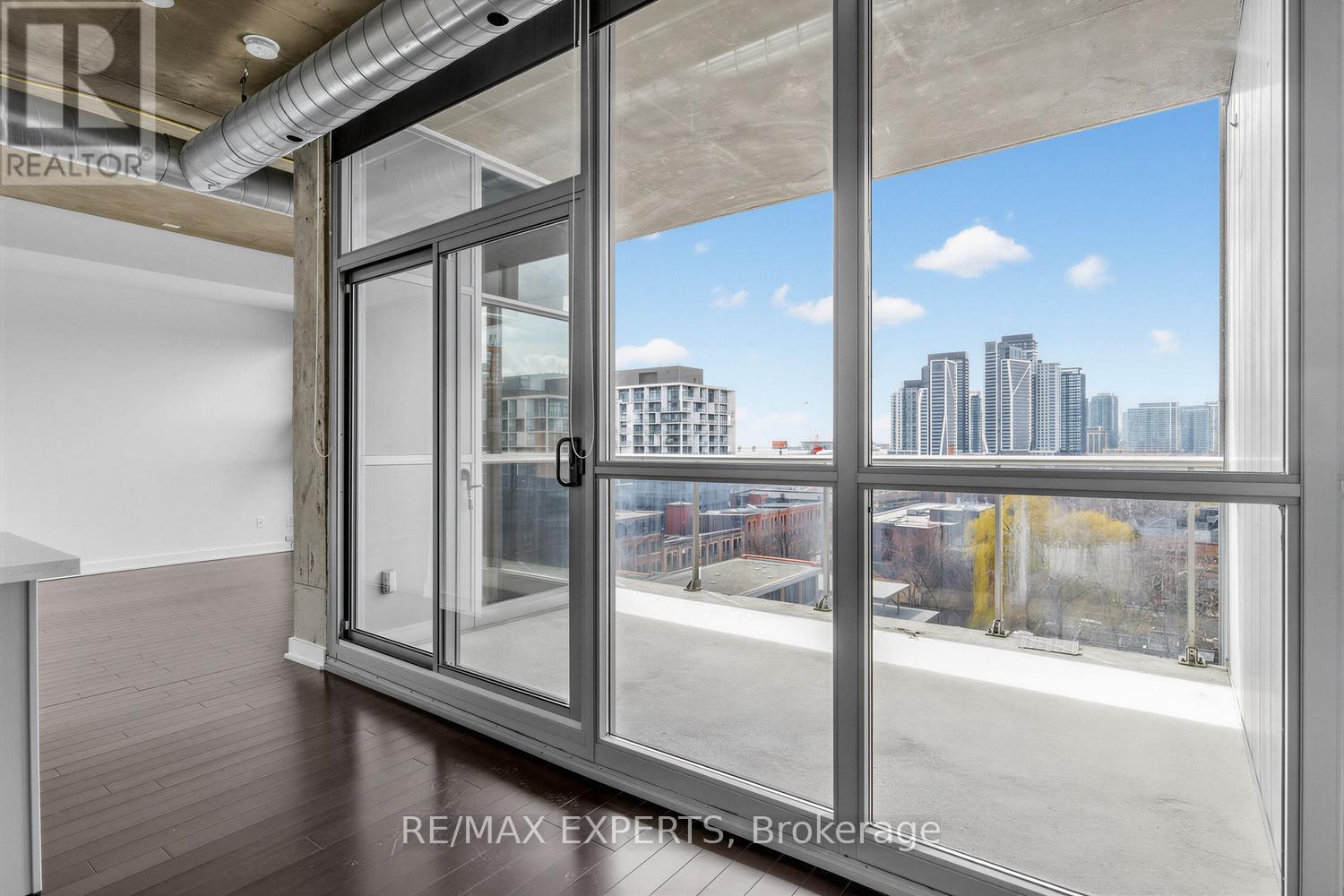 902 - 60 Bathurst Street, Toronto, Ontario  M5V 2P7 - Photo 17 - C13010244