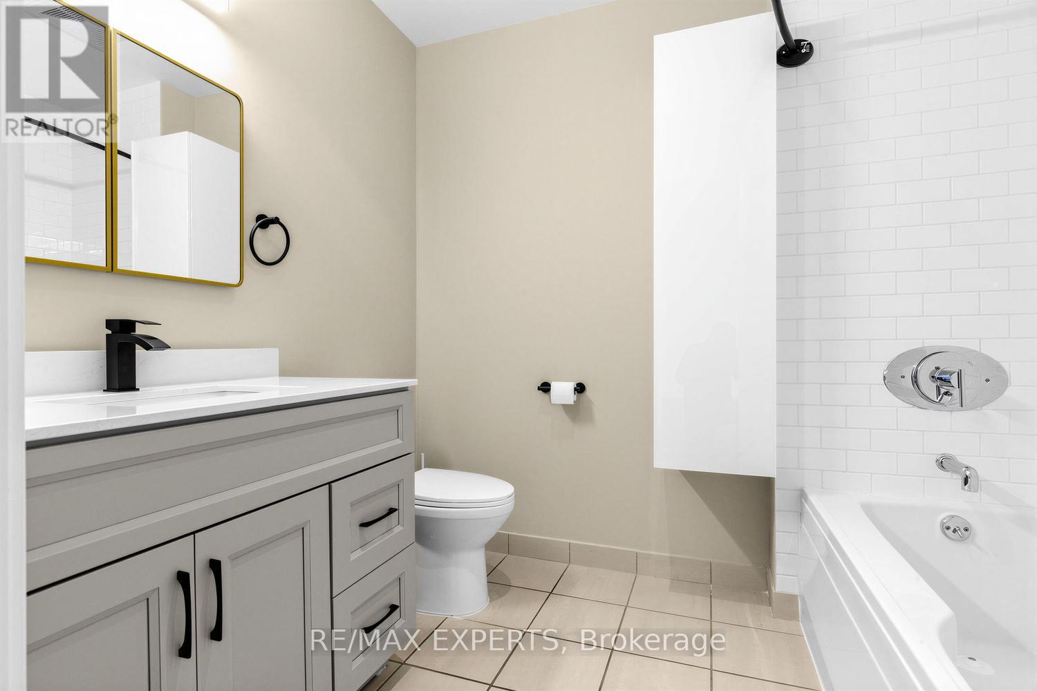 902 - 60 Bathurst Street, Toronto, Ontario  M5V 2P7 - Photo 8 - C13010244