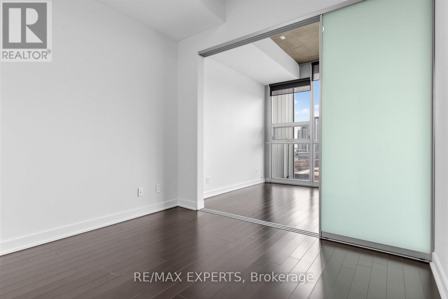 902 - 60 Bathurst Street, Toronto, Ontario  M5V 2P7 - Photo 9 - C13010244