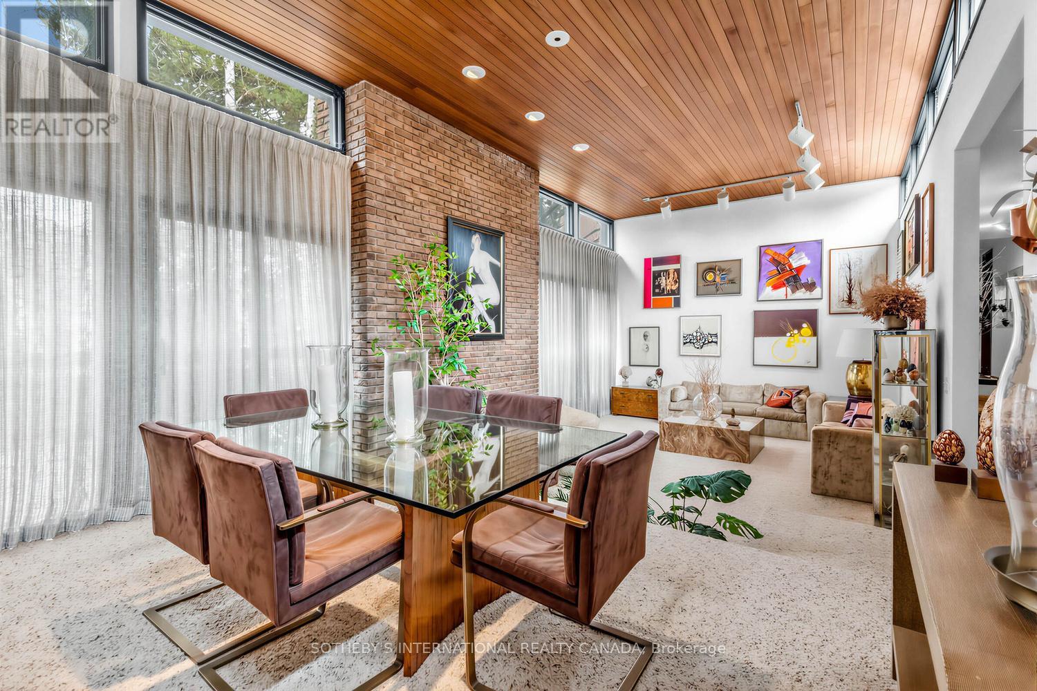 16 Royal Oak Drive, Toronto, Ontario  M3C 2M2 - Photo 10 - C13010262