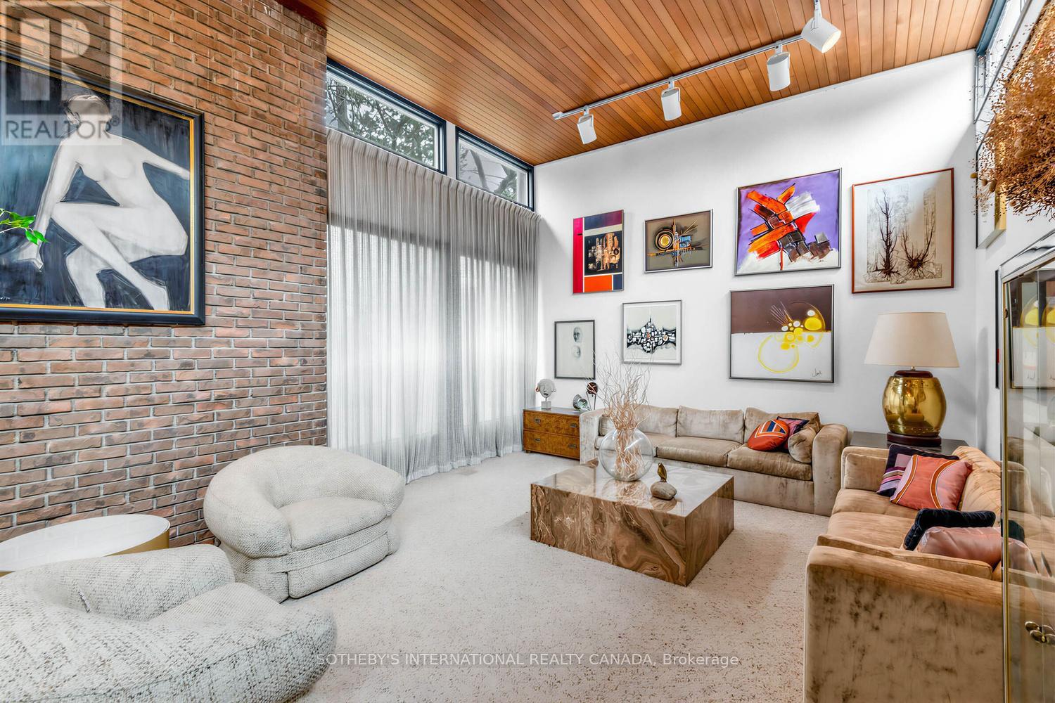 16 Royal Oak Drive, Toronto, Ontario  M3C 2M2 - Photo 11 - C13010262