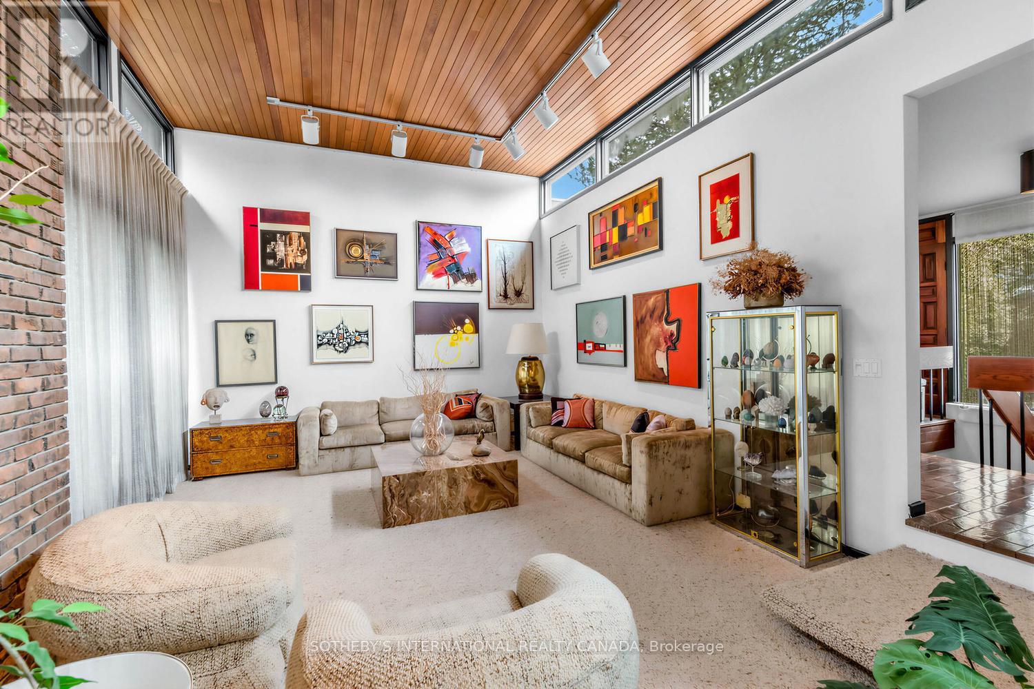 16 Royal Oak Drive, Toronto, Ontario  M3C 2M2 - Photo 12 - C13010262