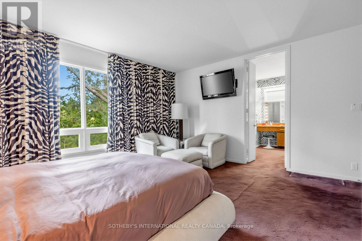 16 Royal Oak Drive, Toronto, Ontario  M3C 2M2 - Photo 24 - C13010262