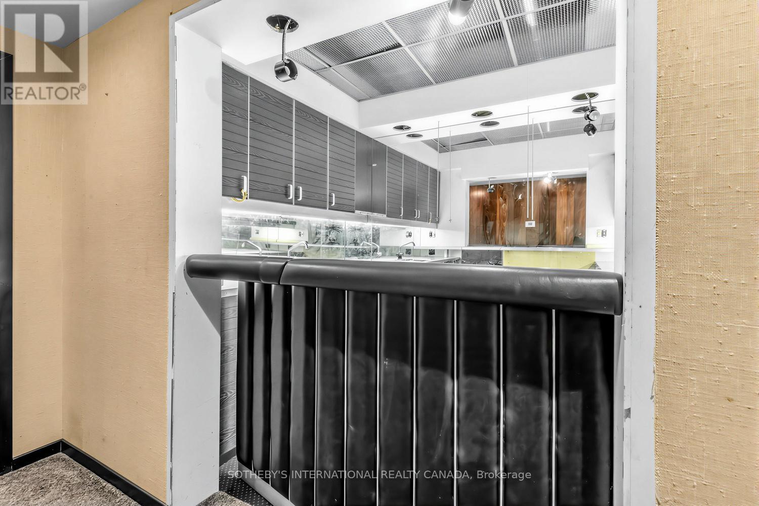 16 Royal Oak Drive, Toronto, Ontario  M3C 2M2 - Photo 31 - C13010262