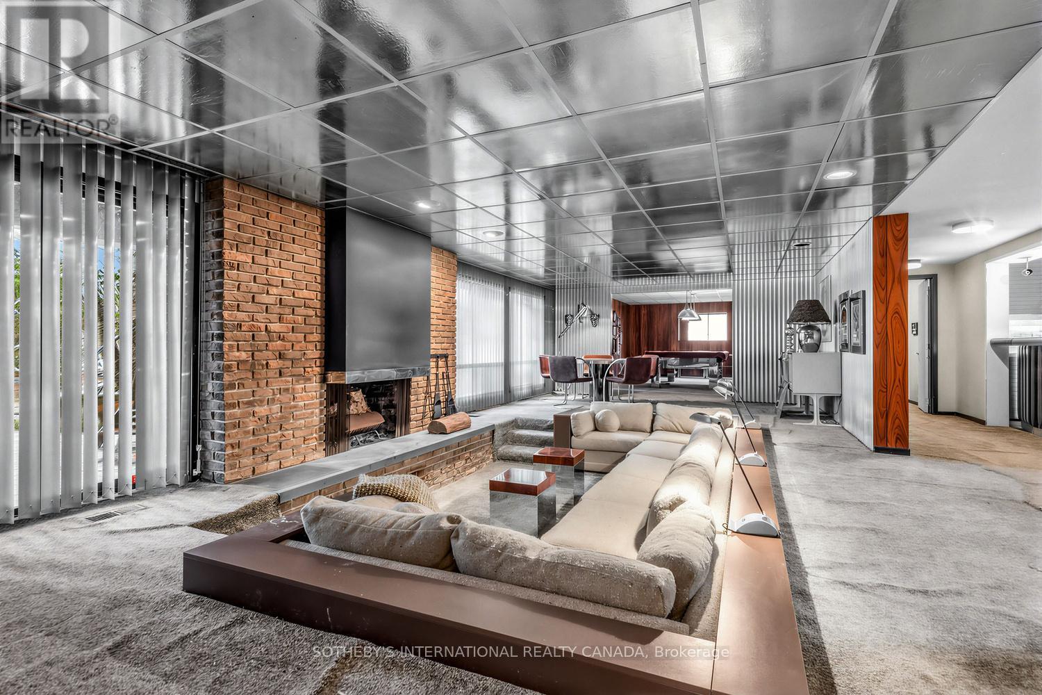 16 Royal Oak Drive, Toronto, Ontario  M3C 2M2 - Photo 33 - C13010262