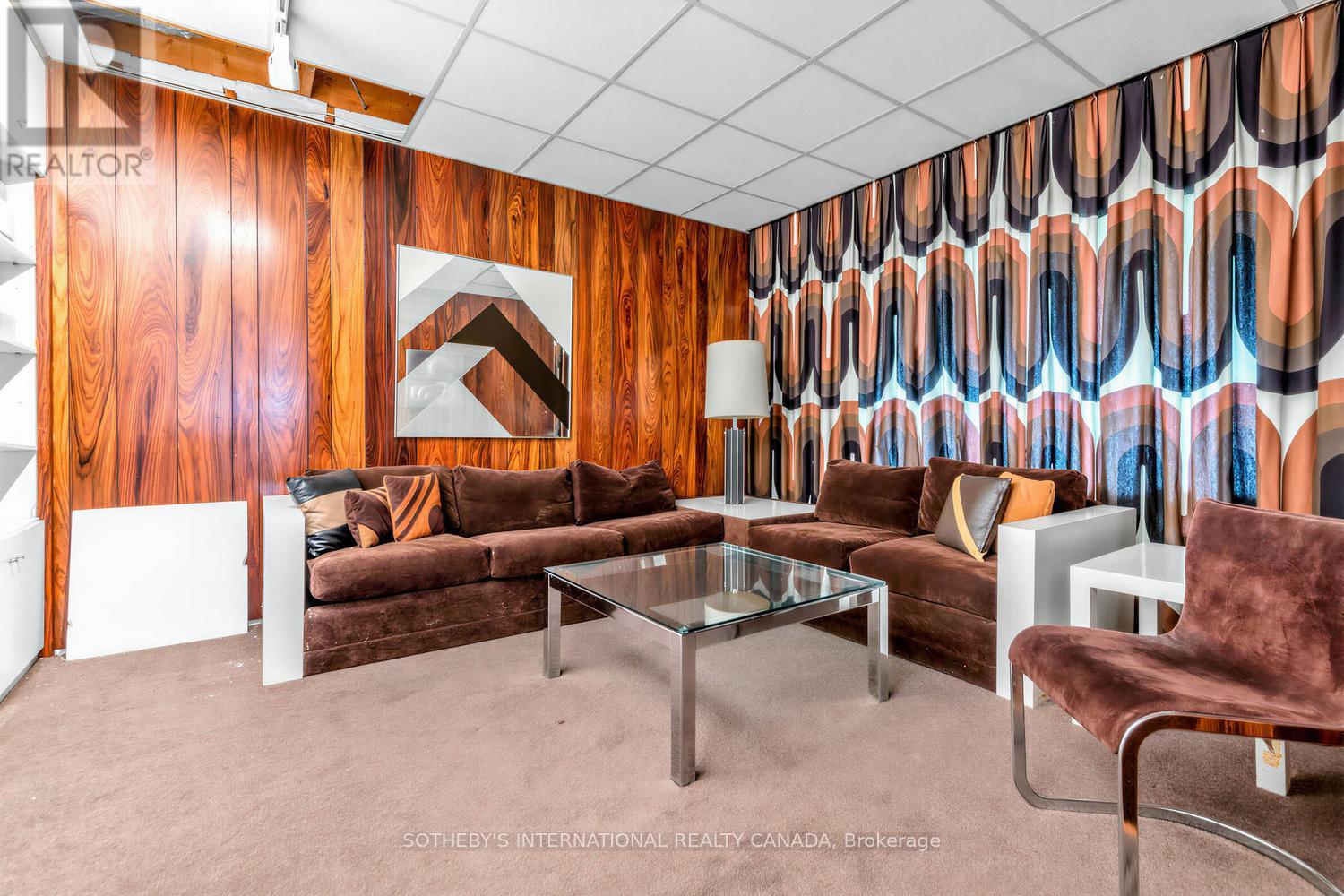 16 Royal Oak Drive, Toronto, Ontario  M3C 2M2 - Photo 34 - C13010262