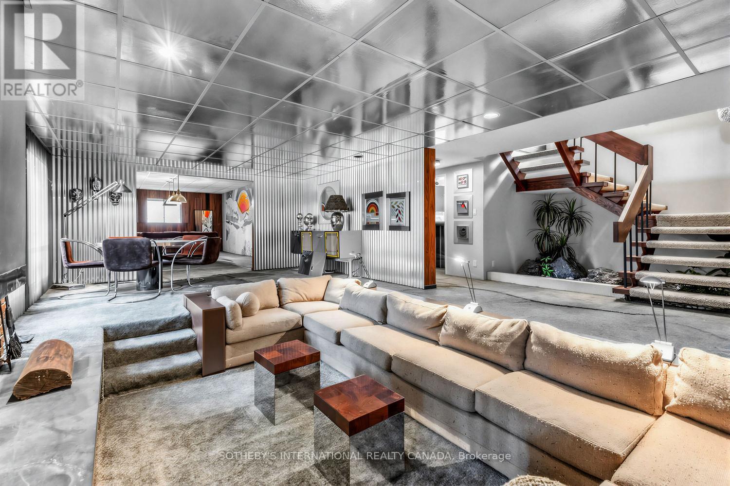 16 Royal Oak Drive, Toronto, Ontario  M3C 2M2 - Photo 35 - C13010262