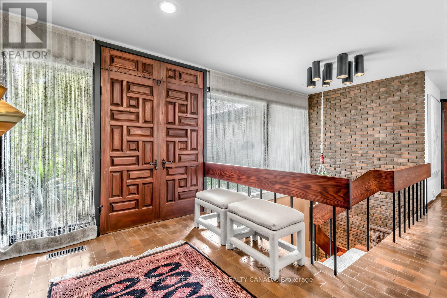 16 Royal Oak Drive, Toronto, Ontario  M3C 2M2 - Photo 7 - C13010262