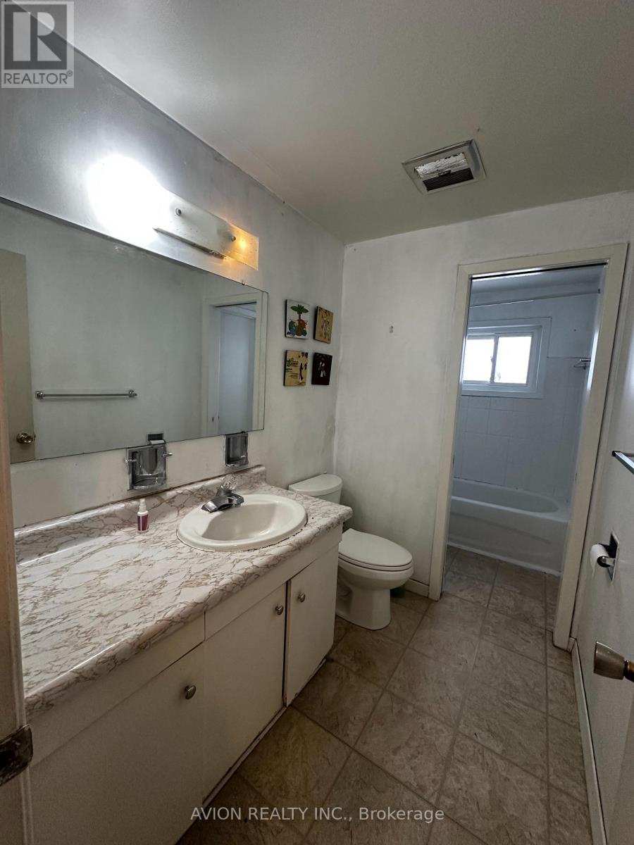 Main - 53 Brian Drive, Toronto, Ontario  M2J 3Y1 - Photo 5 - C13010276