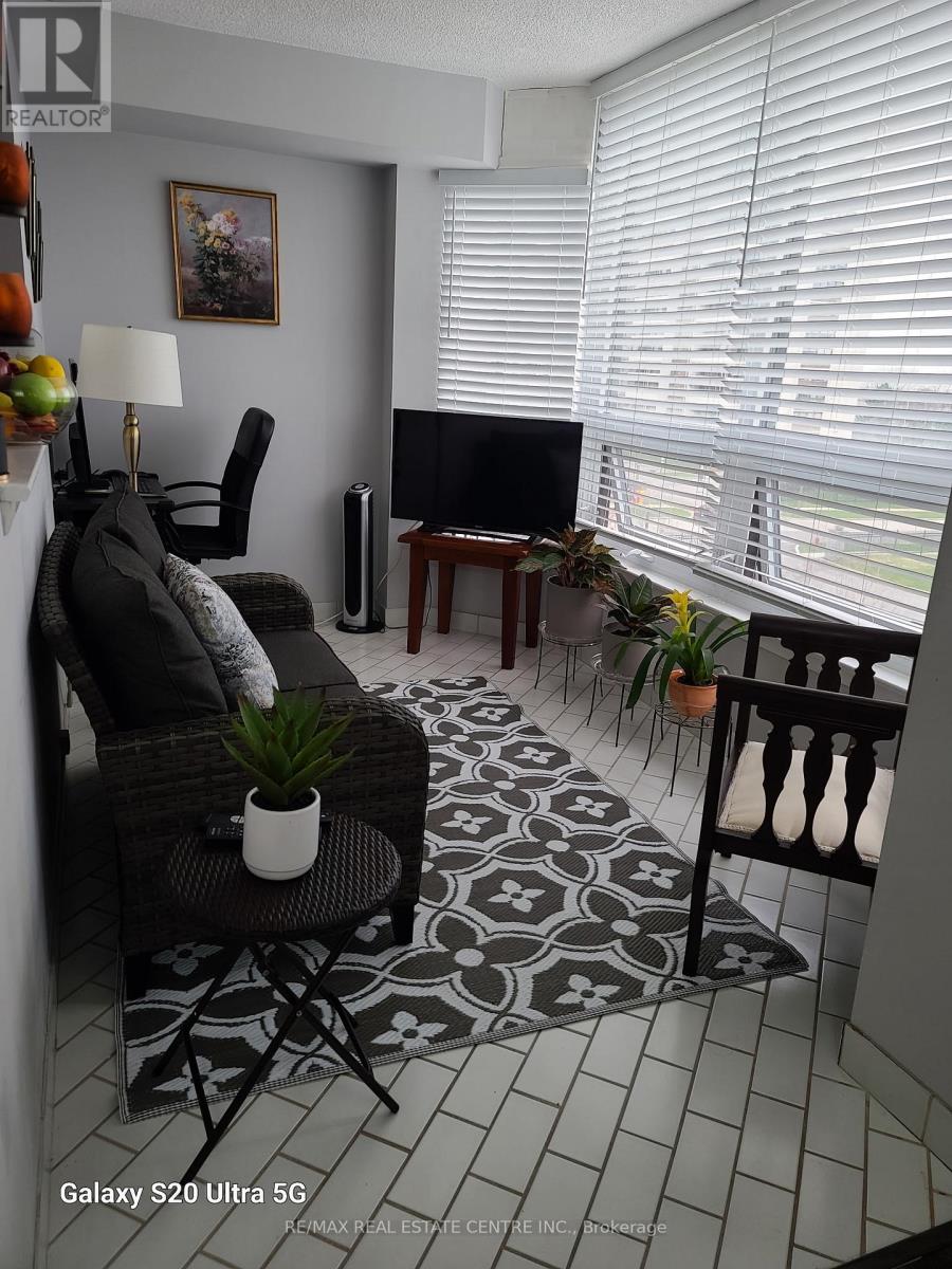 407 - 8 Lisa Street, Brampton, Ontario  L6T 4S6 - Photo 10 - W13010134