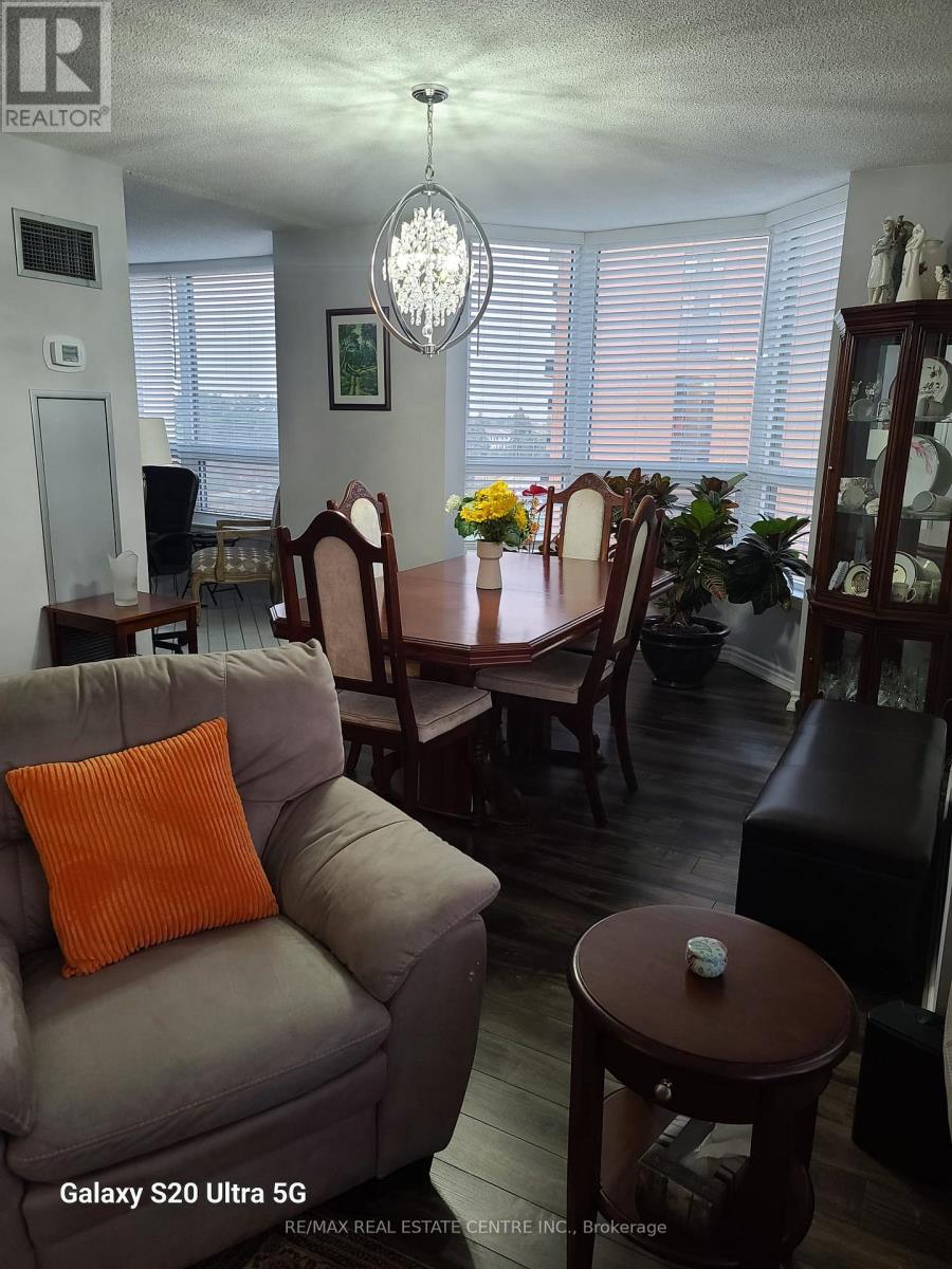 407 - 8 Lisa Street, Brampton, Ontario  L6T 4S6 - Photo 5 - W13010134