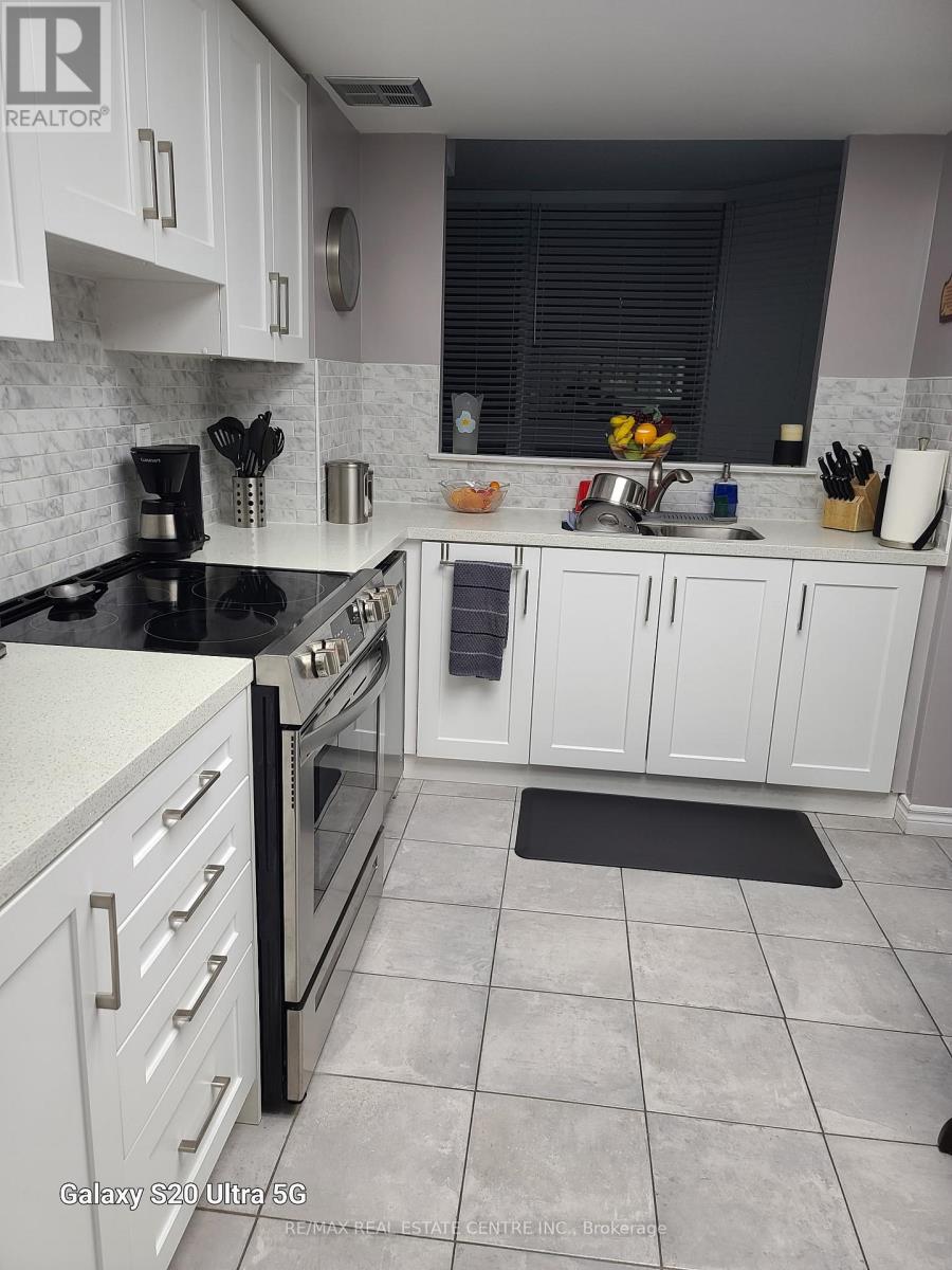 407 - 8 Lisa Street, Brampton, Ontario  L6T 4S6 - Photo 7 - W13010134