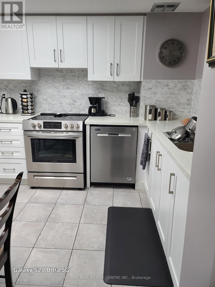 407 - 8 Lisa Street, Brampton, Ontario  L6T 4S6 - Photo 8 - W13010134