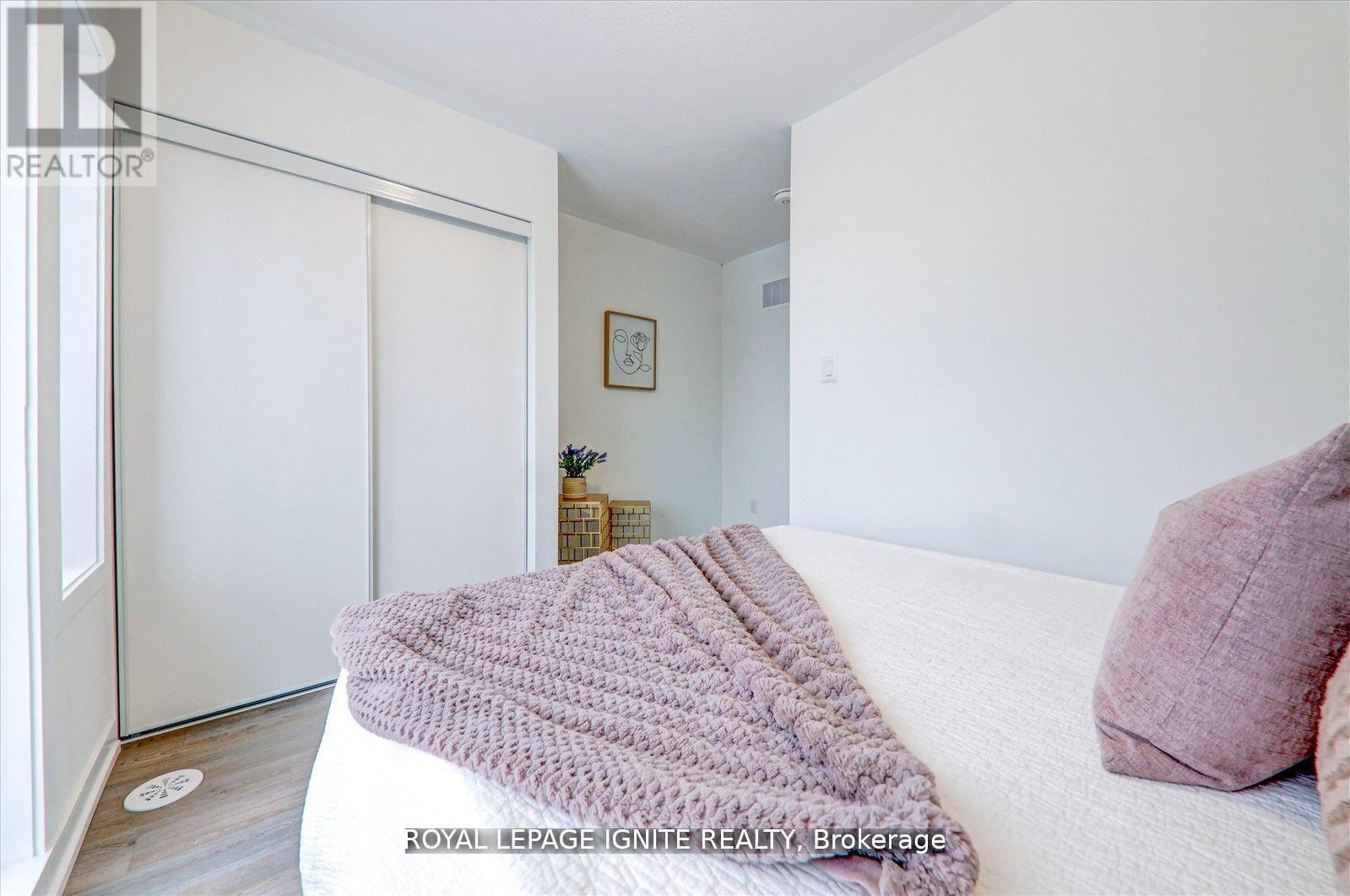 167 Downsview Park Boulevard, Toronto, Ontario  M3K 0C8 - Photo 26 - W13010254