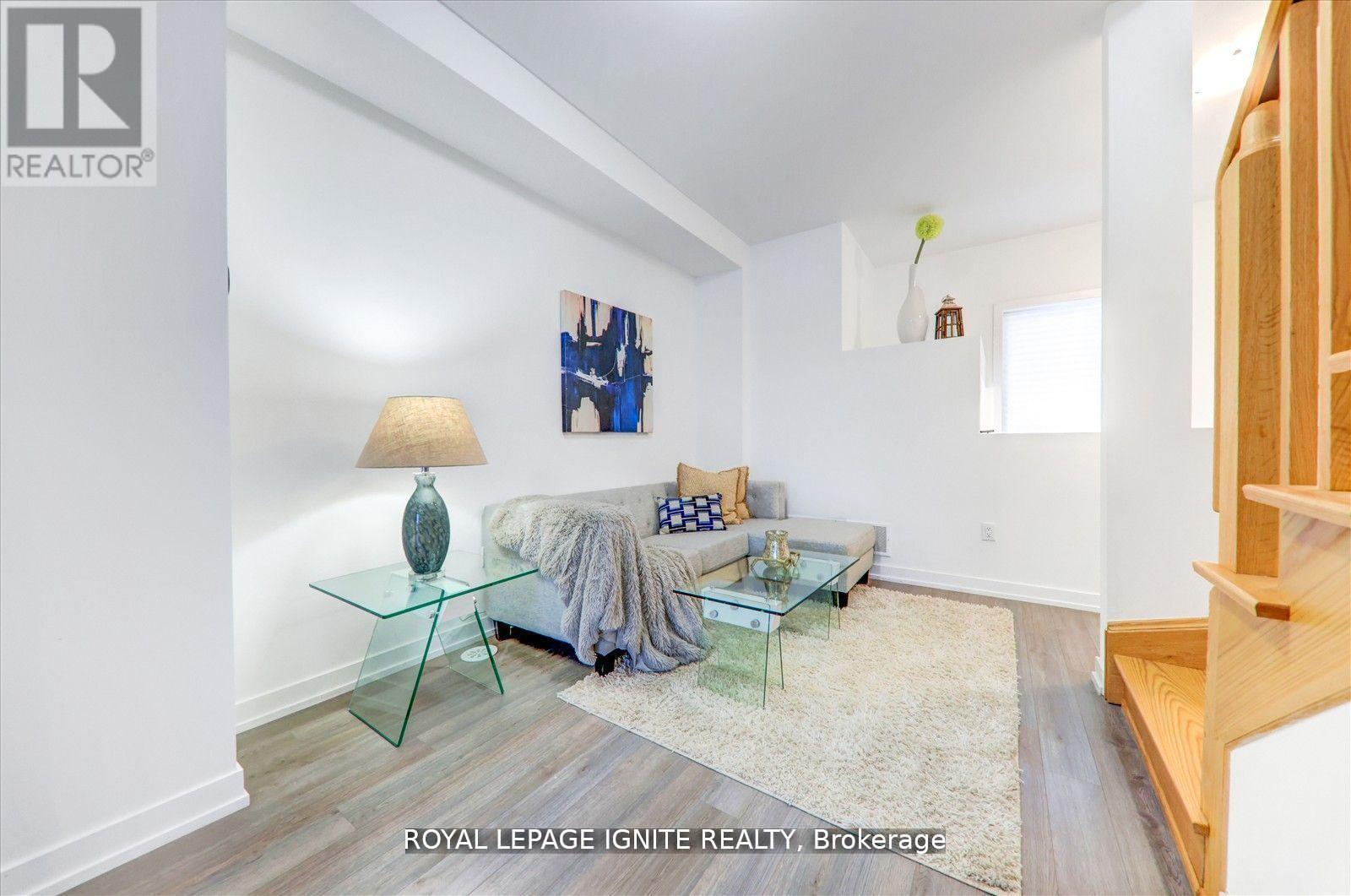 167 Downsview Park Boulevard, Toronto, Ontario  M3K 0C8 - Photo 6 - W13010254