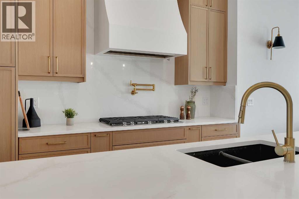 2413 25 Avenue Nw, Calgary, Alberta  T2M 2C6 - Photo 9 - A2286319