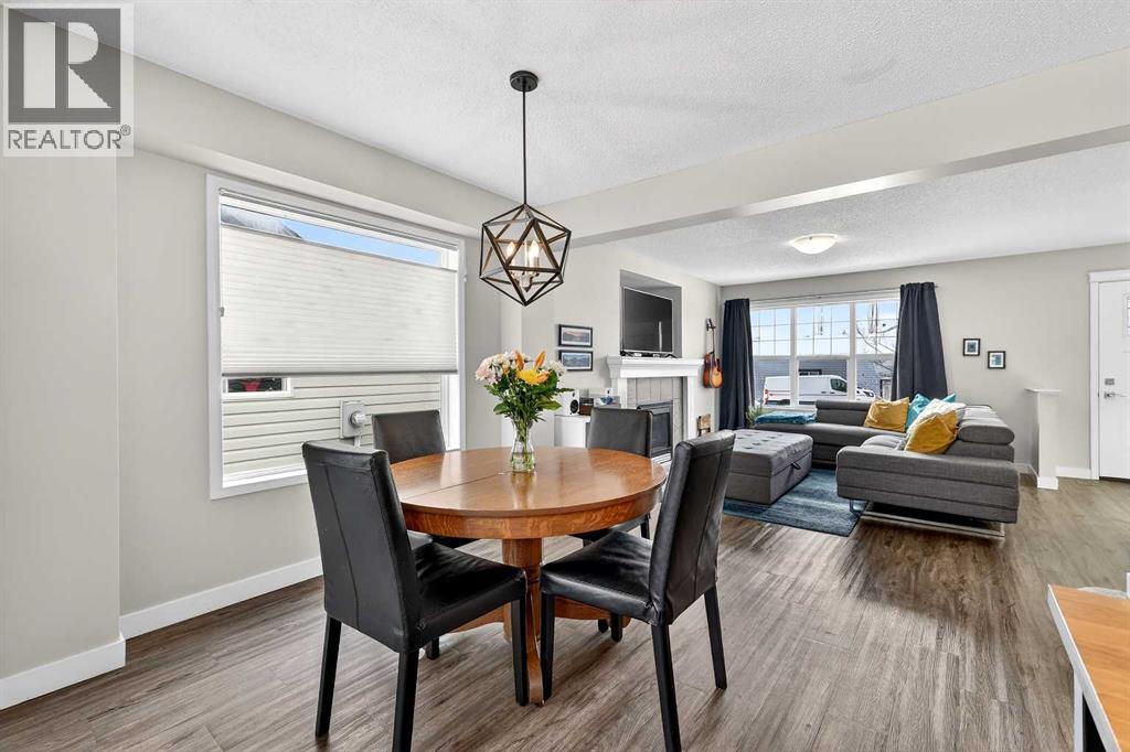 586 Evermeadow Road Sw, Calgary, Alberta  T2Y 4W9 - Photo 8 - A2300518