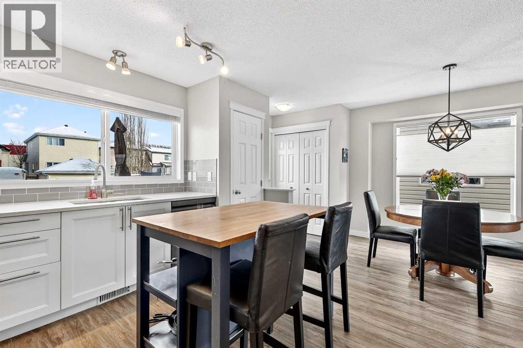 586 Evermeadow Road Sw, Calgary, Alberta  T2Y 4W9 - Photo 13 - A2300518