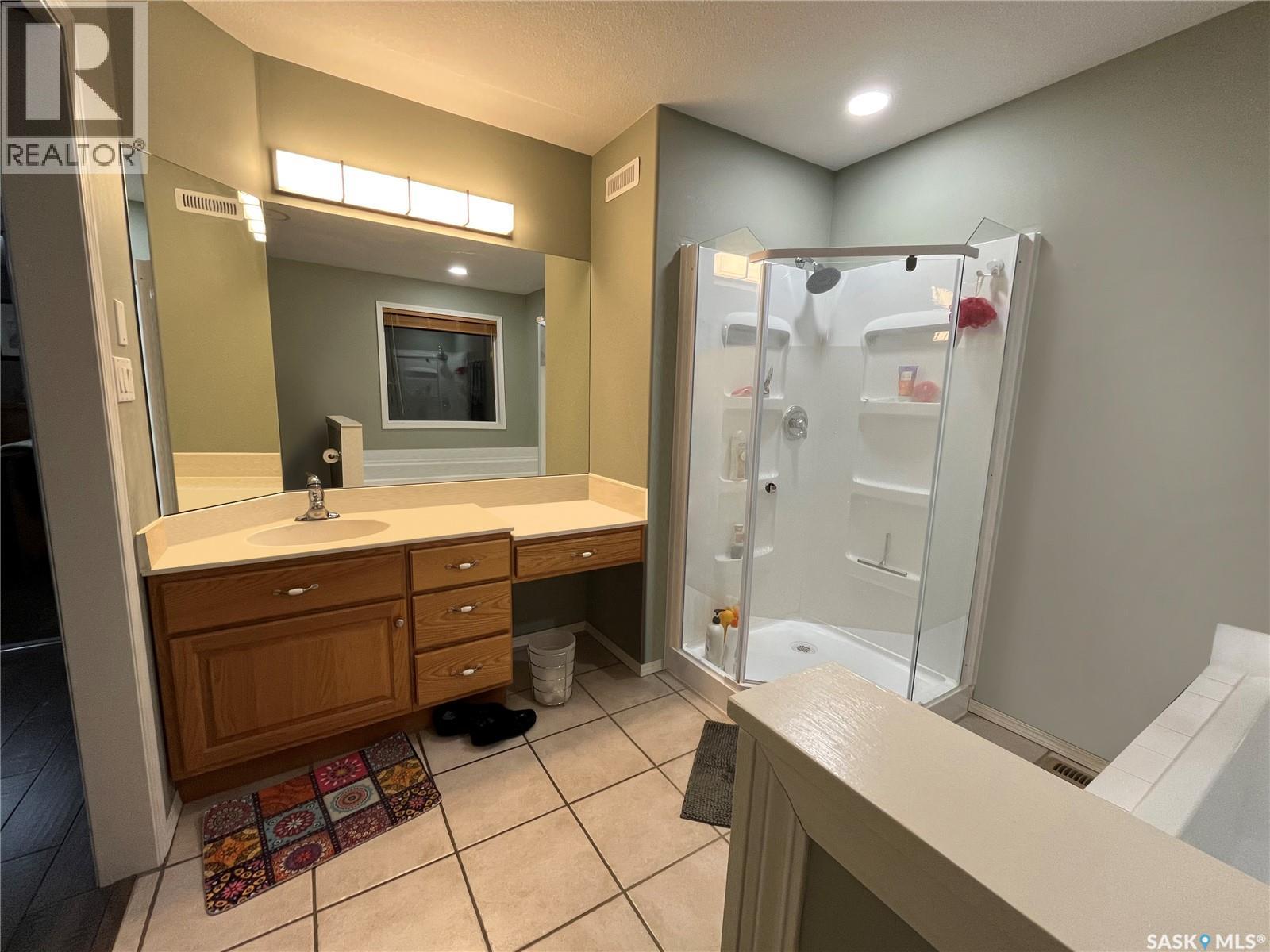 27 Carment Place, Prince Albert, Saskatchewan  S6V 8A2 - Photo 17 - SK033054