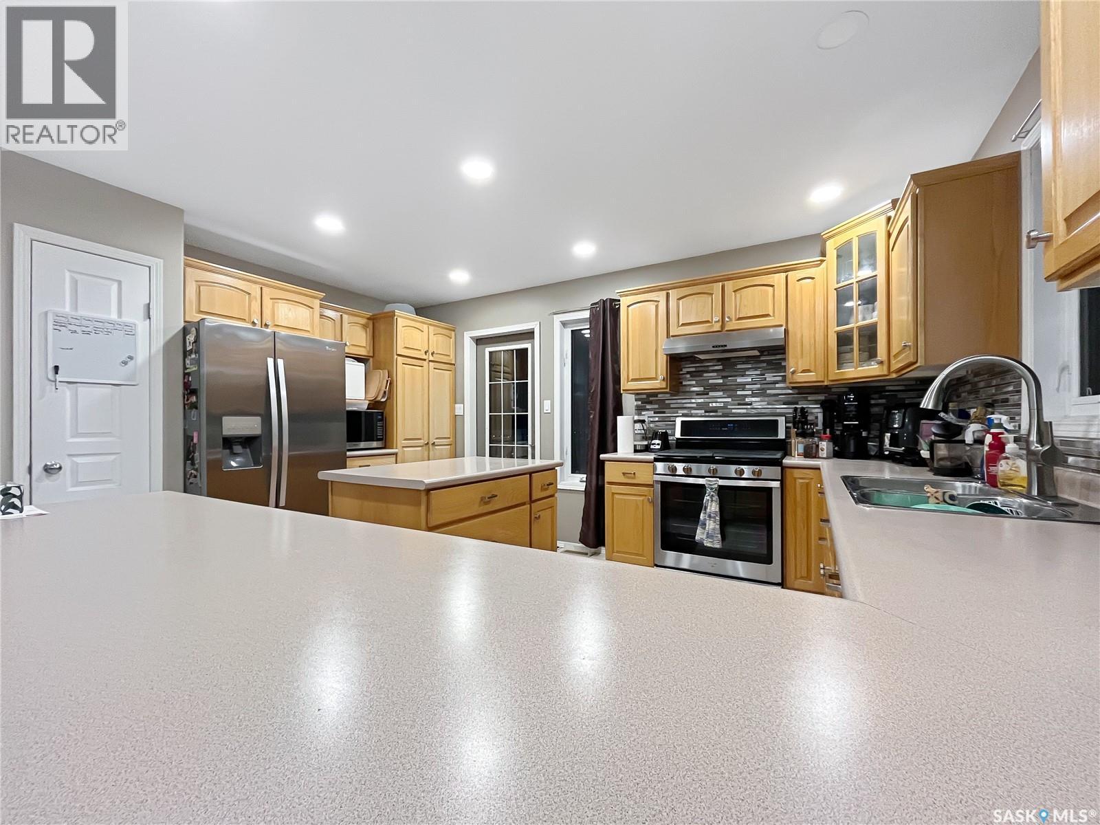 27 Carment Place, Prince Albert, Saskatchewan  S6V 8A2 - Photo 7 - SK033054