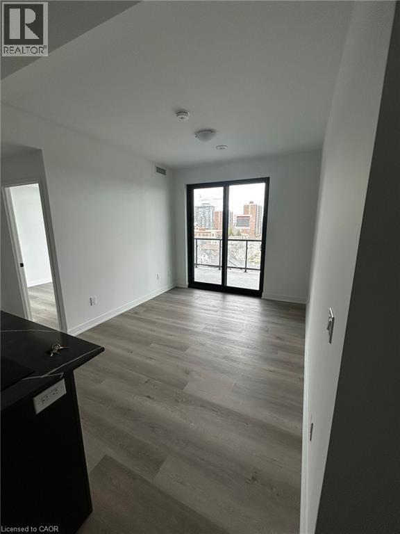 2075 Lakeshore Road Unit# 701, Burlington, Ontario  L7R 0H3 - Photo 2 - 40821728