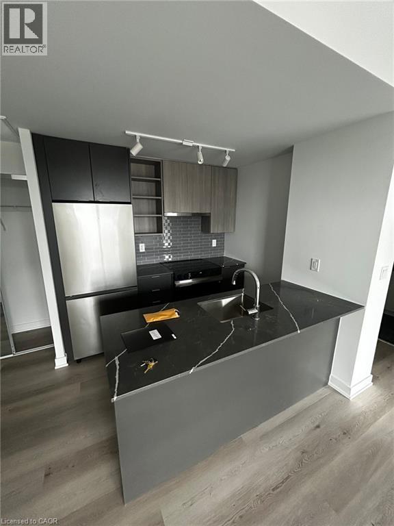 2075 Lakeshore Road Unit# 701, Burlington, Ontario  L7R 0H3 - Photo 4 - 40821728