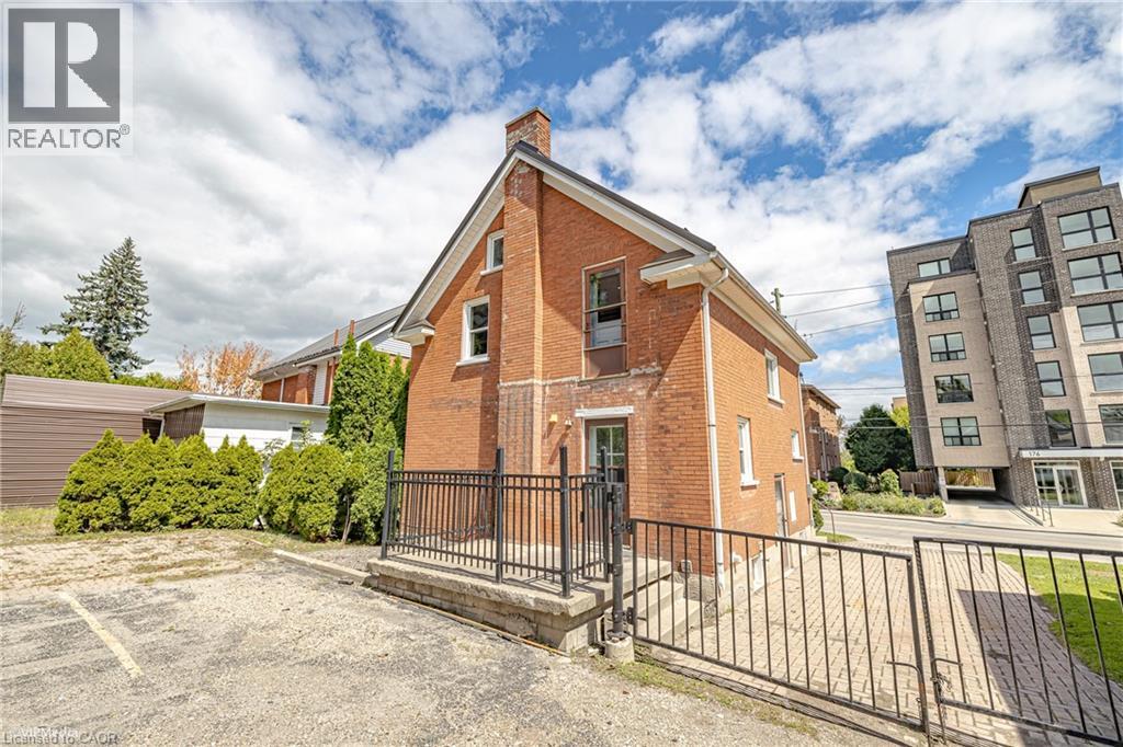 177 Regina Street N, Waterloo, Ontario  N2J 3B4 - Photo 3 - 40810459