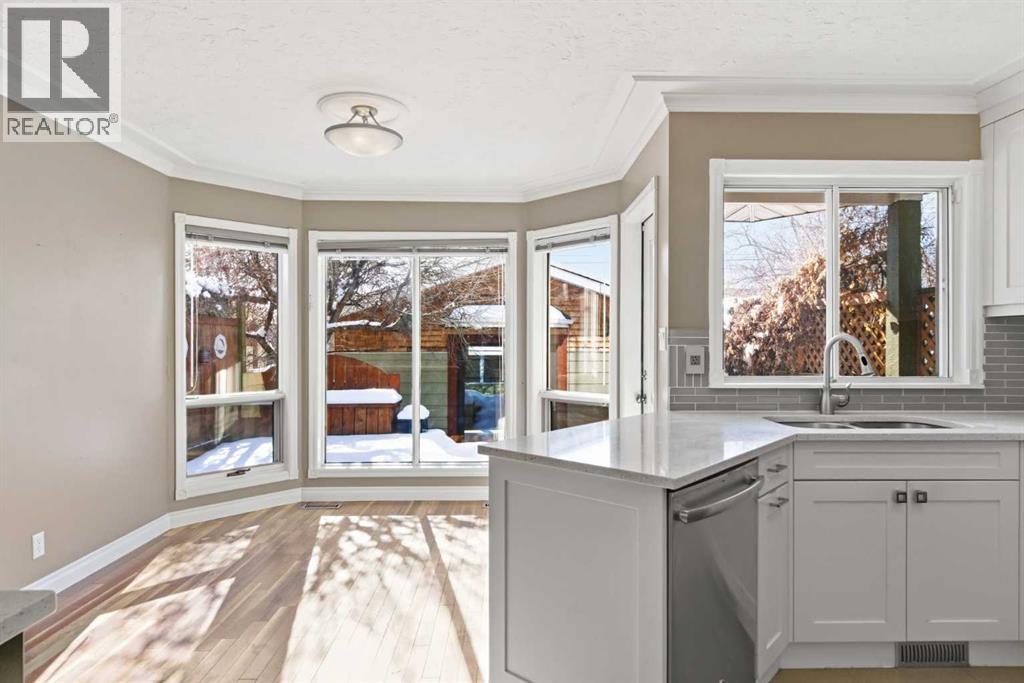 613 25 Avenue Ne, Calgary, Alberta  T2E 1Y6 - Photo 3 - A2289577