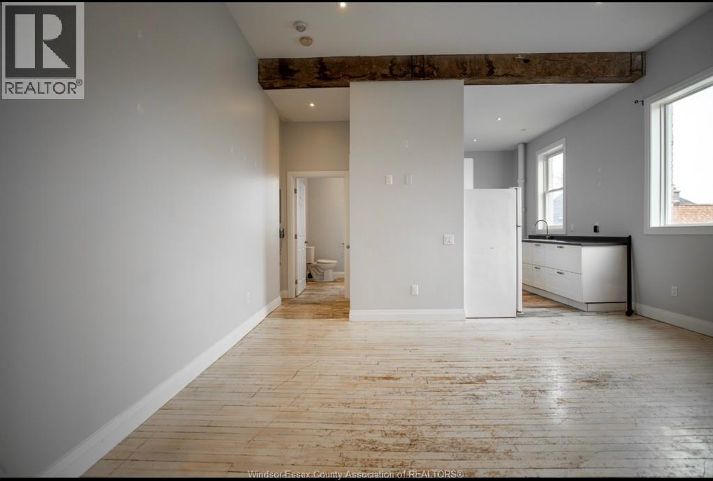 1558 Ontario Street, Windsor, Ontario  N9A 4H4 - Photo 4 - 26008287