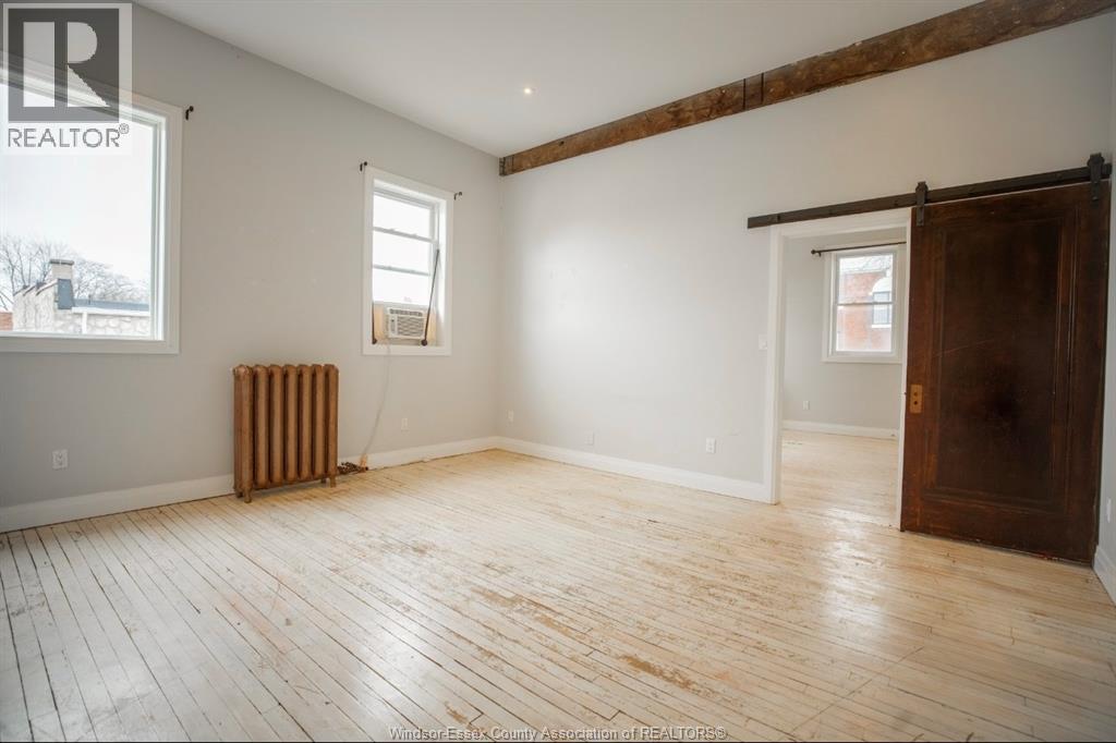 1558 Ontario Street, Windsor, Ontario  N9A 4H4 - Photo 3 - 26008287