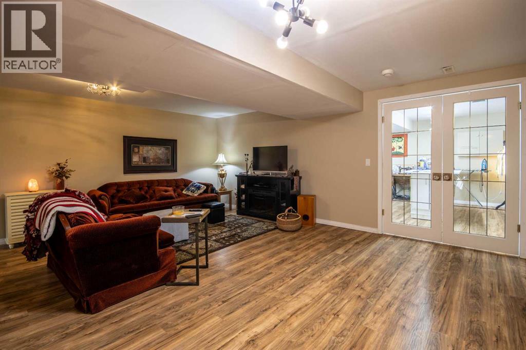 B, 303 Centre Street N, Sundre, Alberta  T0M 1X0 - Photo 36 - A2284925