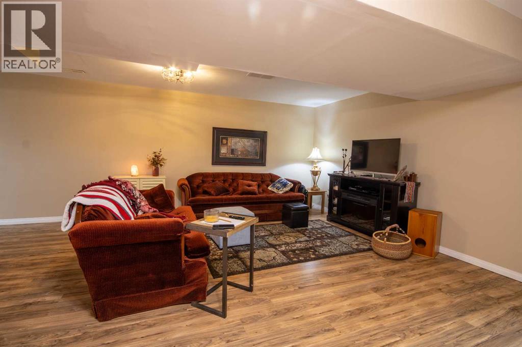 B, 303 Centre Street N, Sundre, Alberta  T0M 1X0 - Photo 37 - A2284925