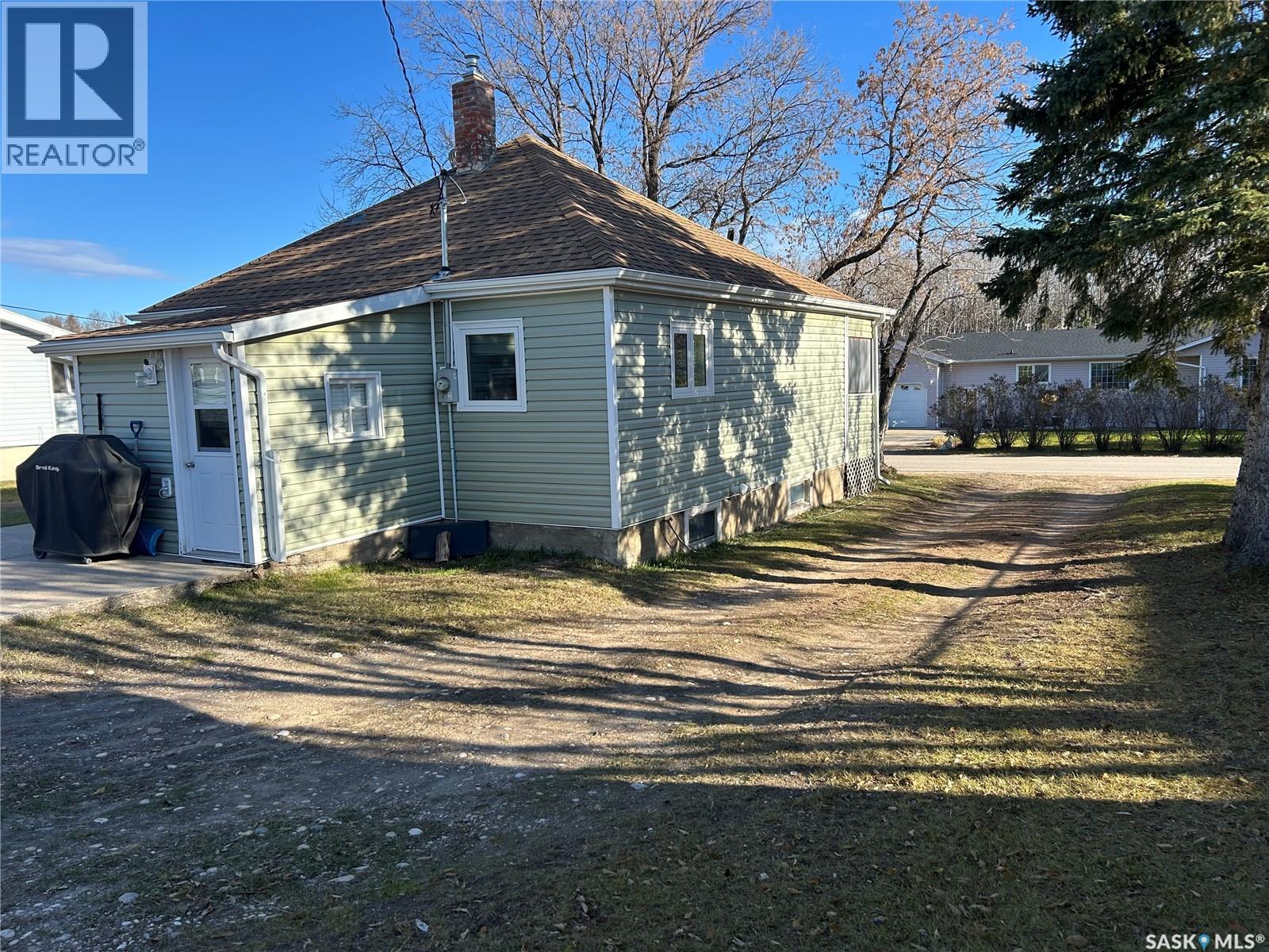 511 Albert Street, Hudson Bay, Saskatchewan  S0E 0Y0 - Photo 2 - SK033043