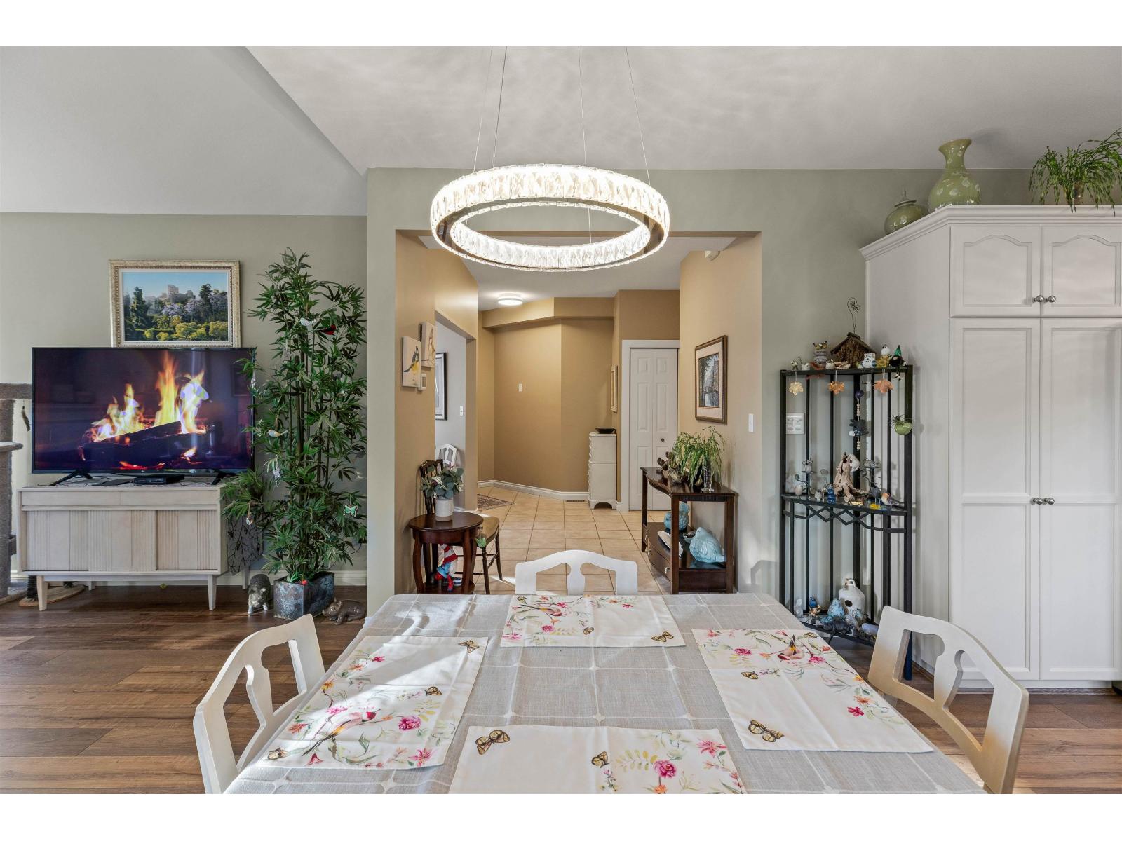 32976 Hawthorne Avenue, Mission, British Columbia  V2V 7C3 - Photo 6 - R3111359