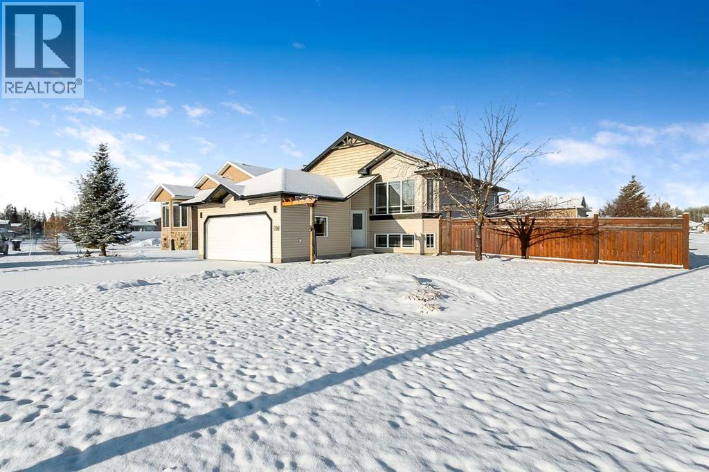 1112 2 Street NE, Sundre, Alberta