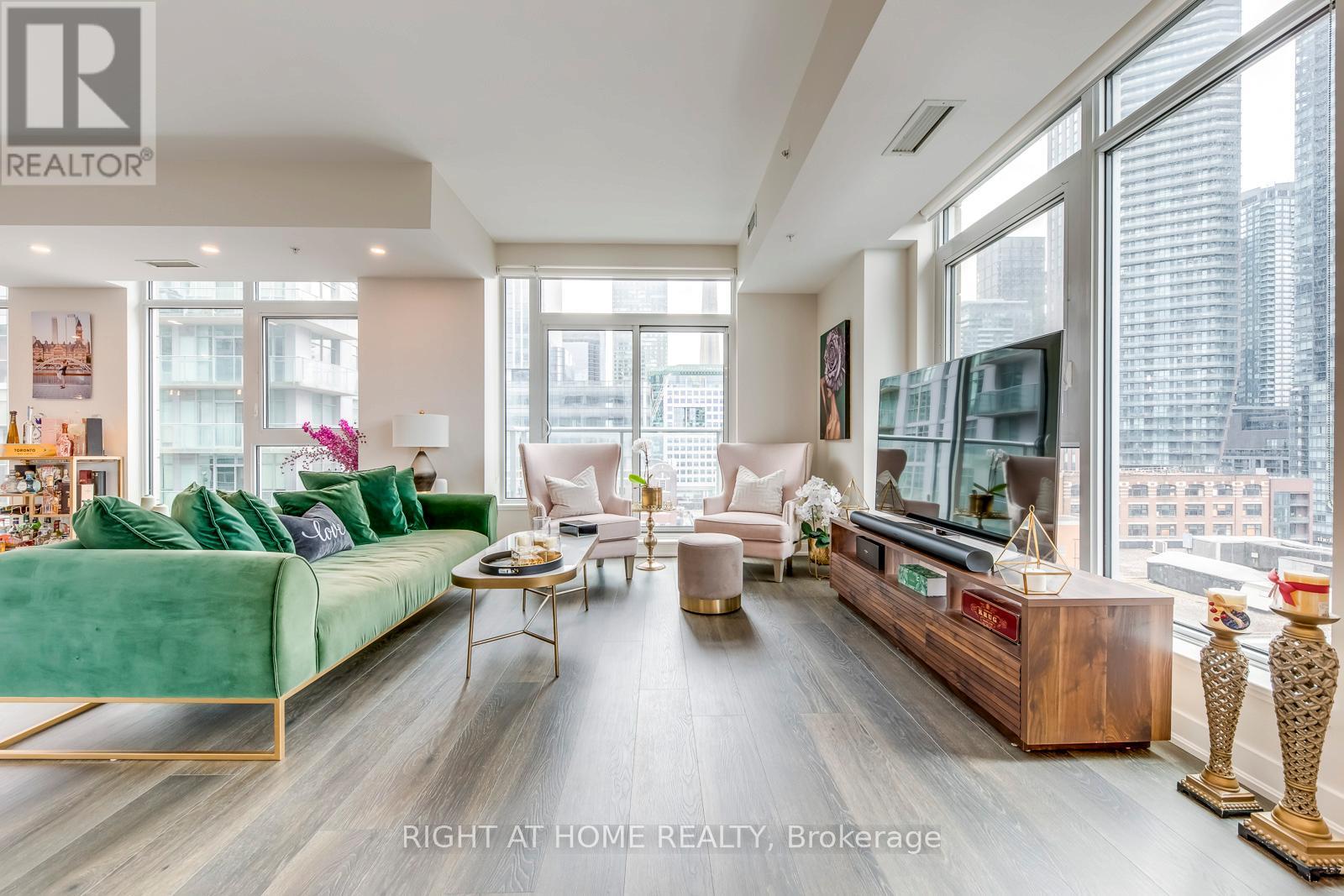 807 - 30 Nelson Street, Toronto, Ontario  M5V 0H5 - Photo 11 - C13010292