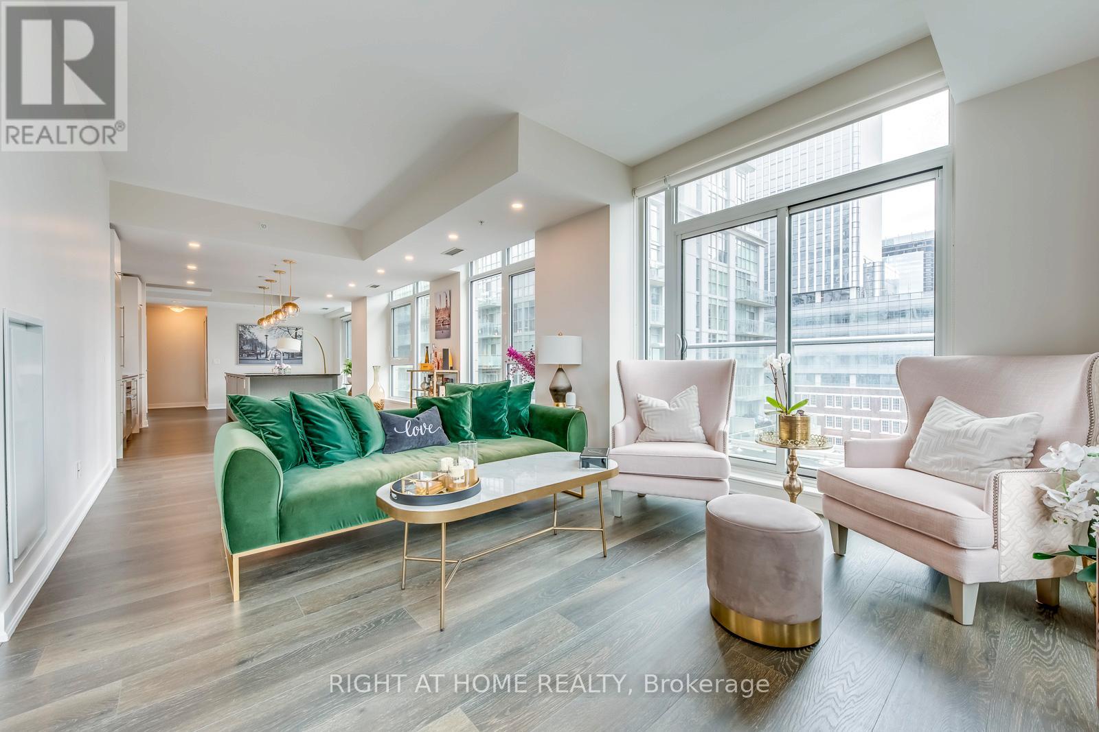 807 - 30 Nelson Street, Toronto, Ontario  M5V 0H5 - Photo 15 - C13010292