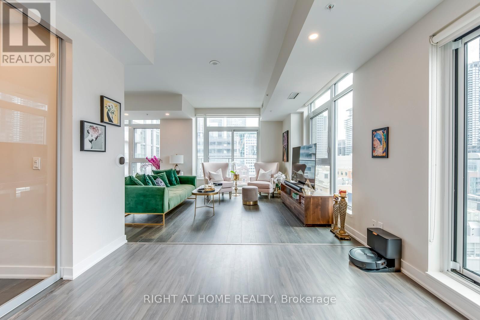 807 - 30 Nelson Street, Toronto, Ontario  M5V 0H5 - Photo 20 - C13010292