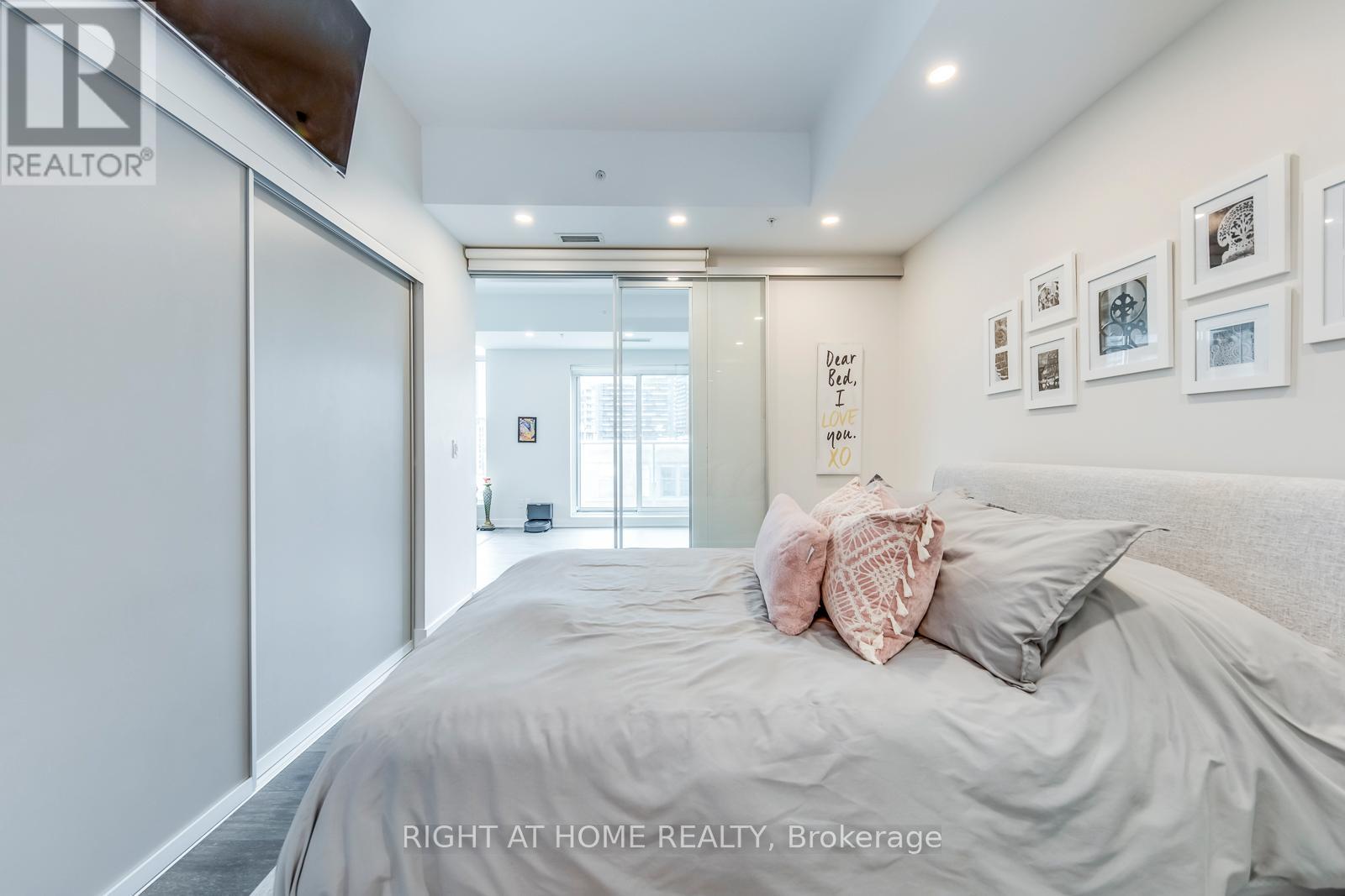 807 - 30 Nelson Street, Toronto, Ontario  M5V 0H5 - Photo 21 - C13010292