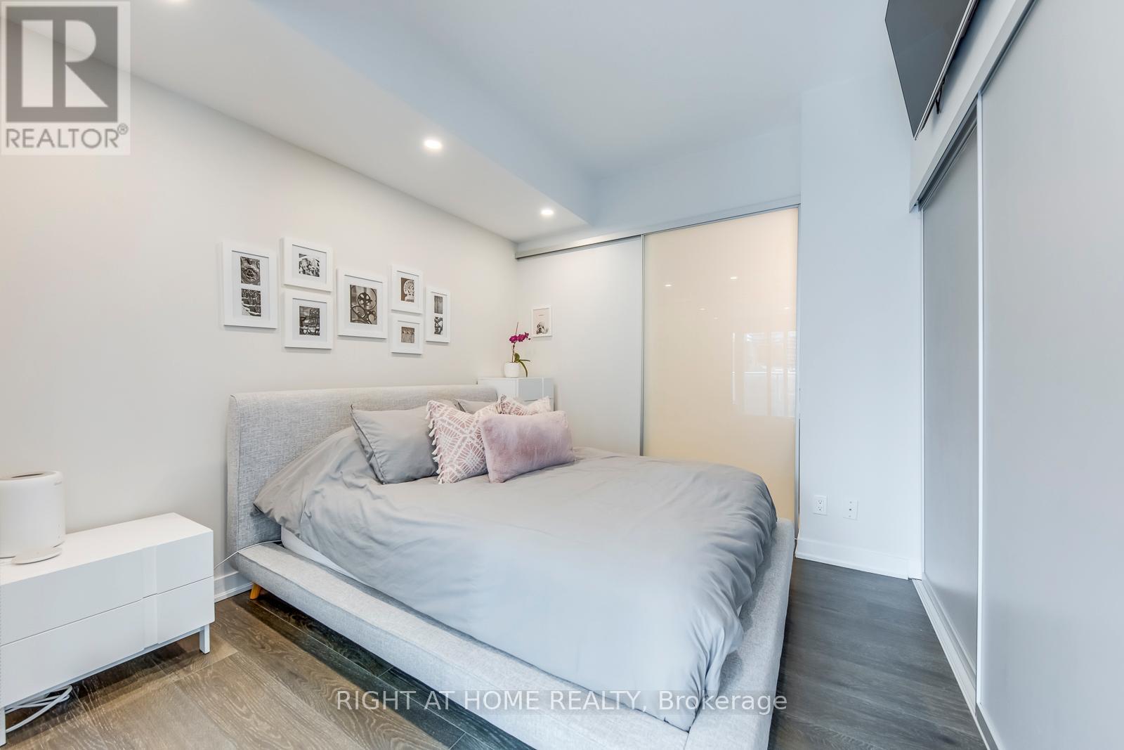 807 - 30 Nelson Street, Toronto, Ontario  M5V 0H5 - Photo 22 - C13010292