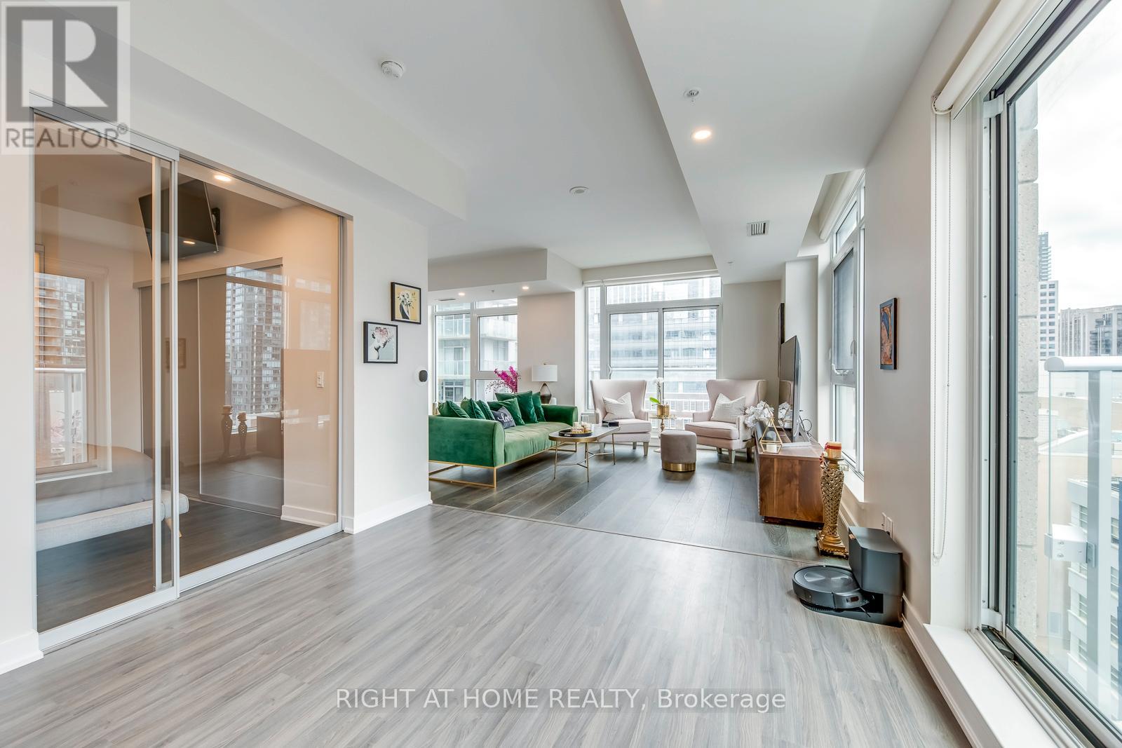 807 - 30 Nelson Street, Toronto, Ontario  M5V 0H5 - Photo 26 - C13010292