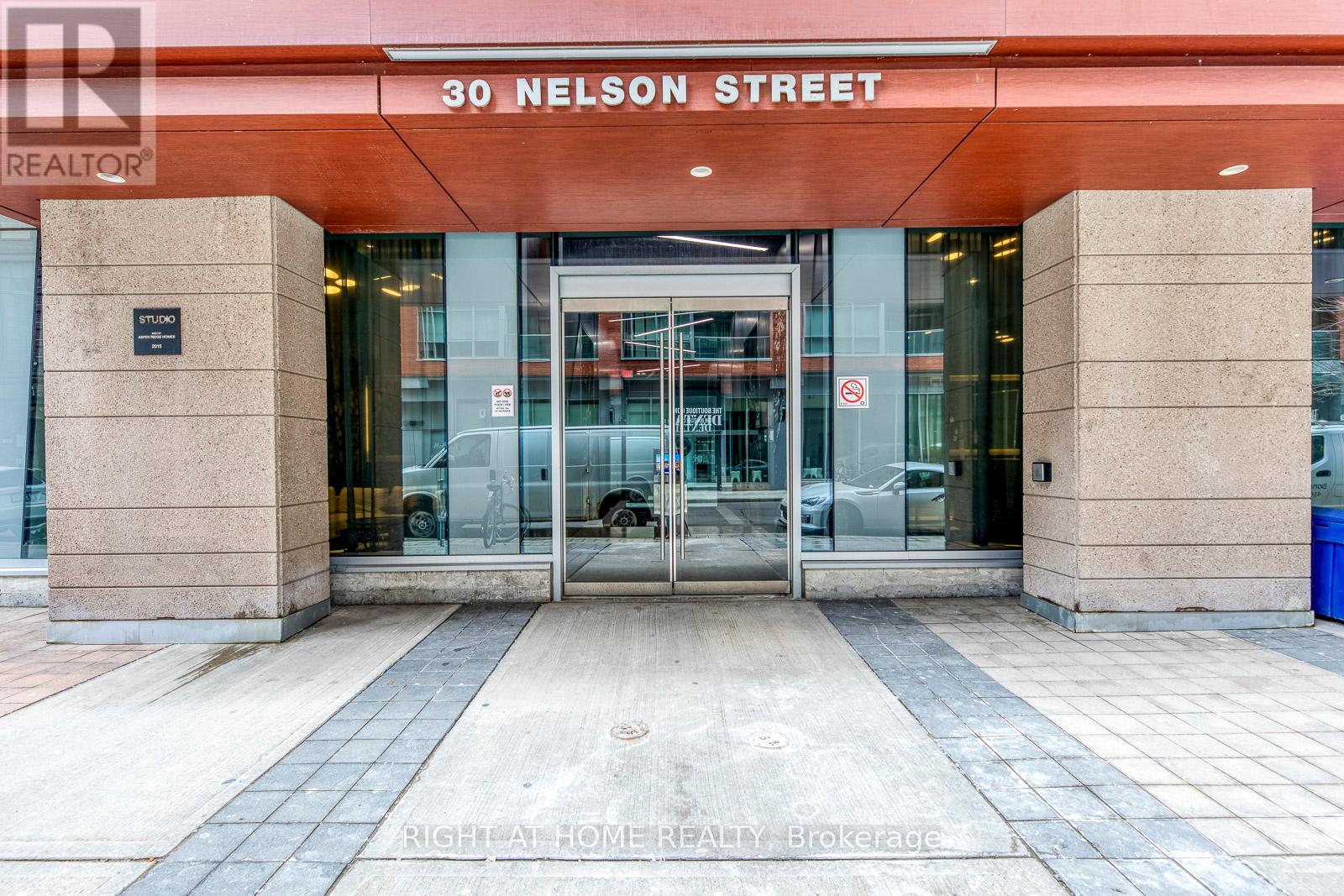 807 - 30 Nelson Street, Toronto, Ontario  M5V 0H5 - Photo 33 - C13010292
