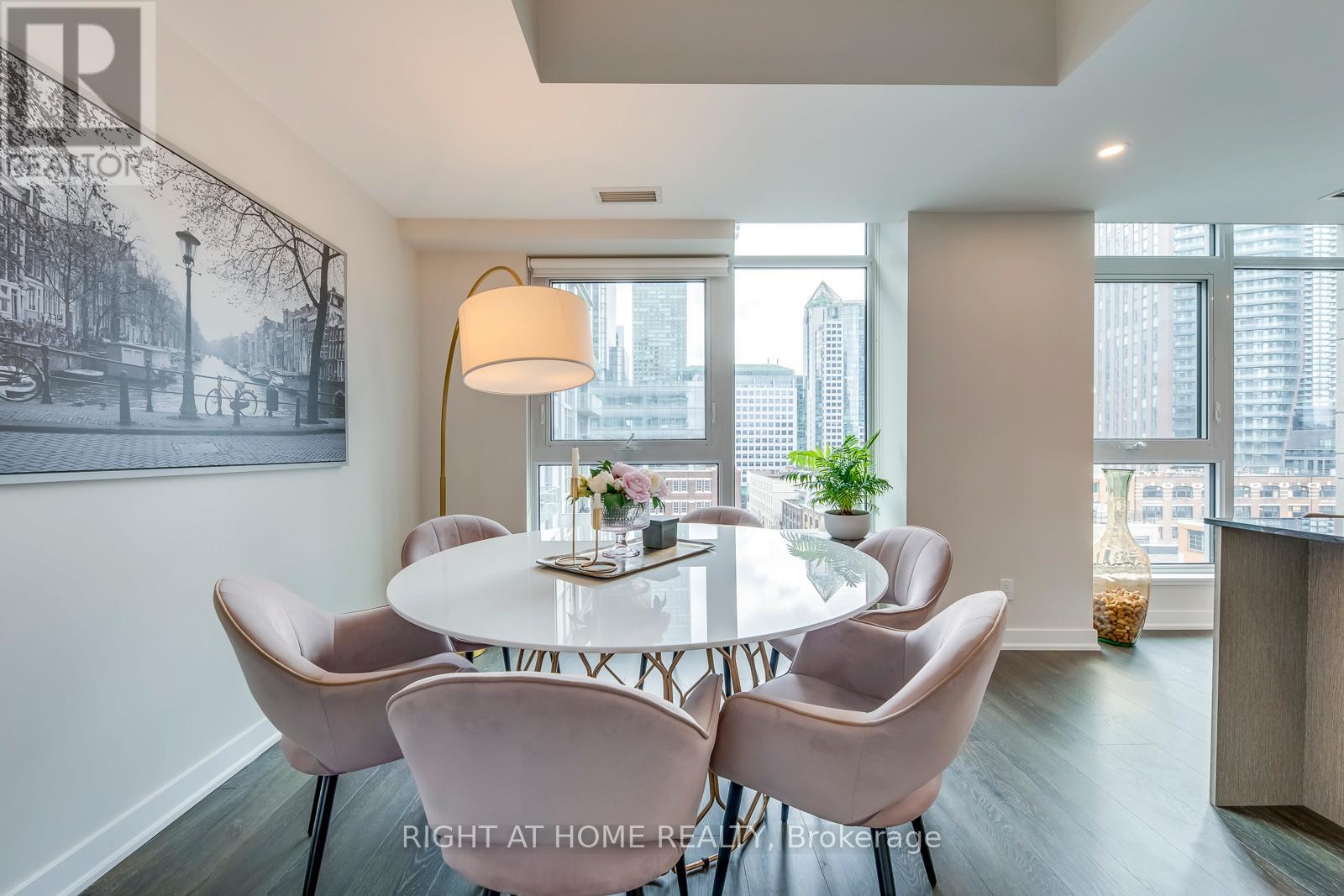 807 - 30 Nelson Street, Toronto, Ontario  M5V 0H5 - Photo 4 - C13010292