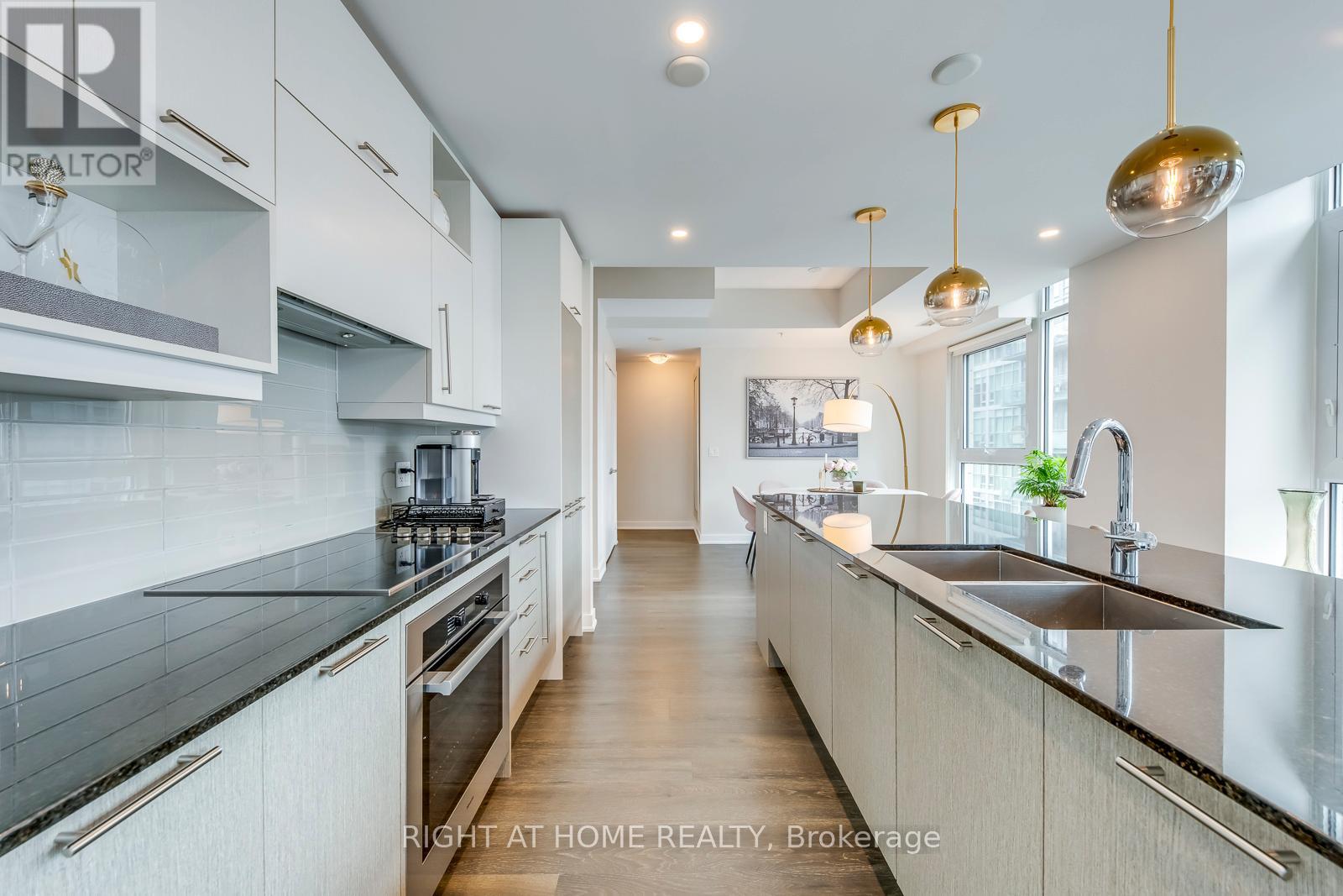 807 - 30 Nelson Street, Toronto, Ontario  M5V 0H5 - Photo 6 - C13010292