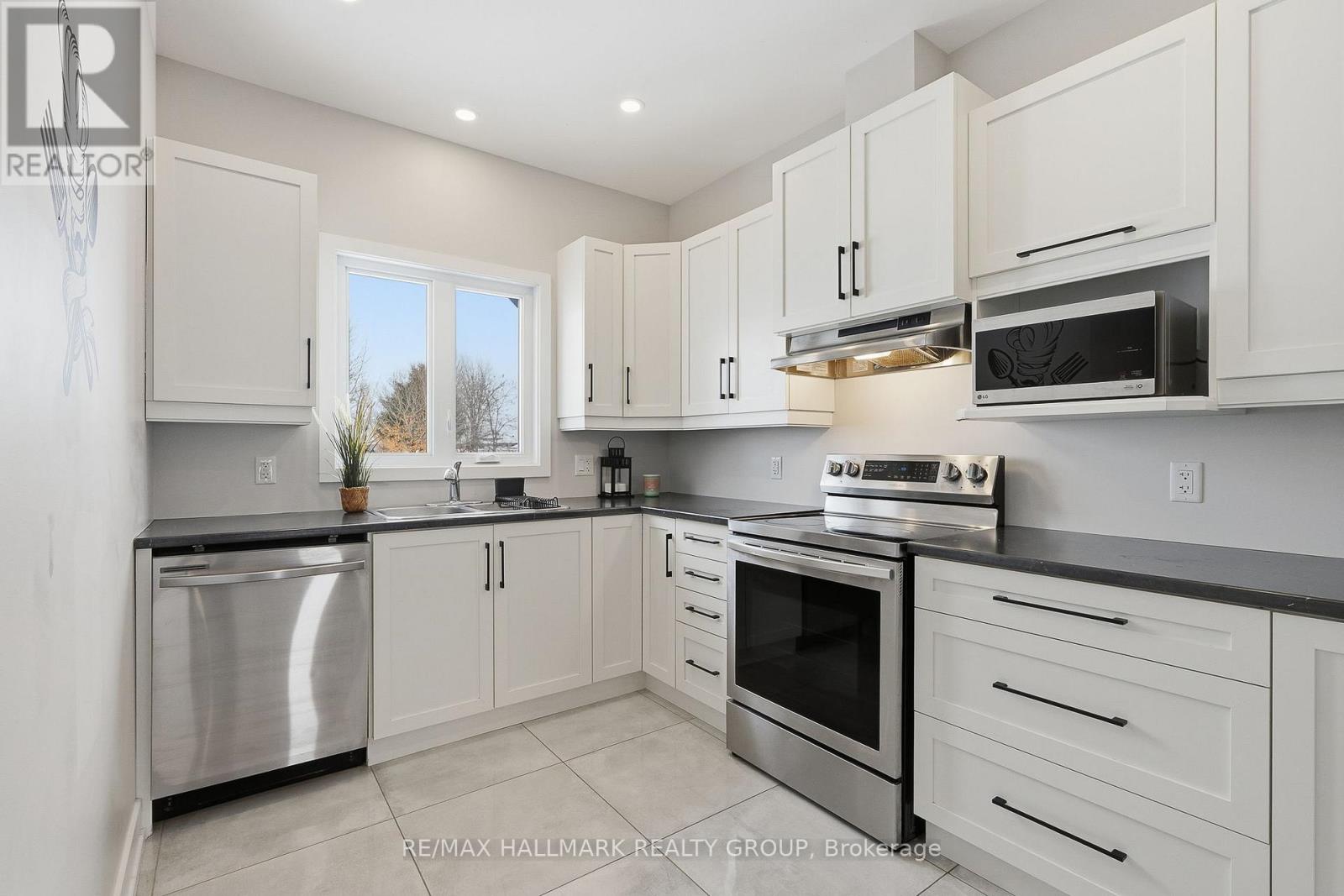 294 Trillium Circle, Alfred And Plantagenet, Ontario  K0A 3K0 - Photo 12 - X13010320