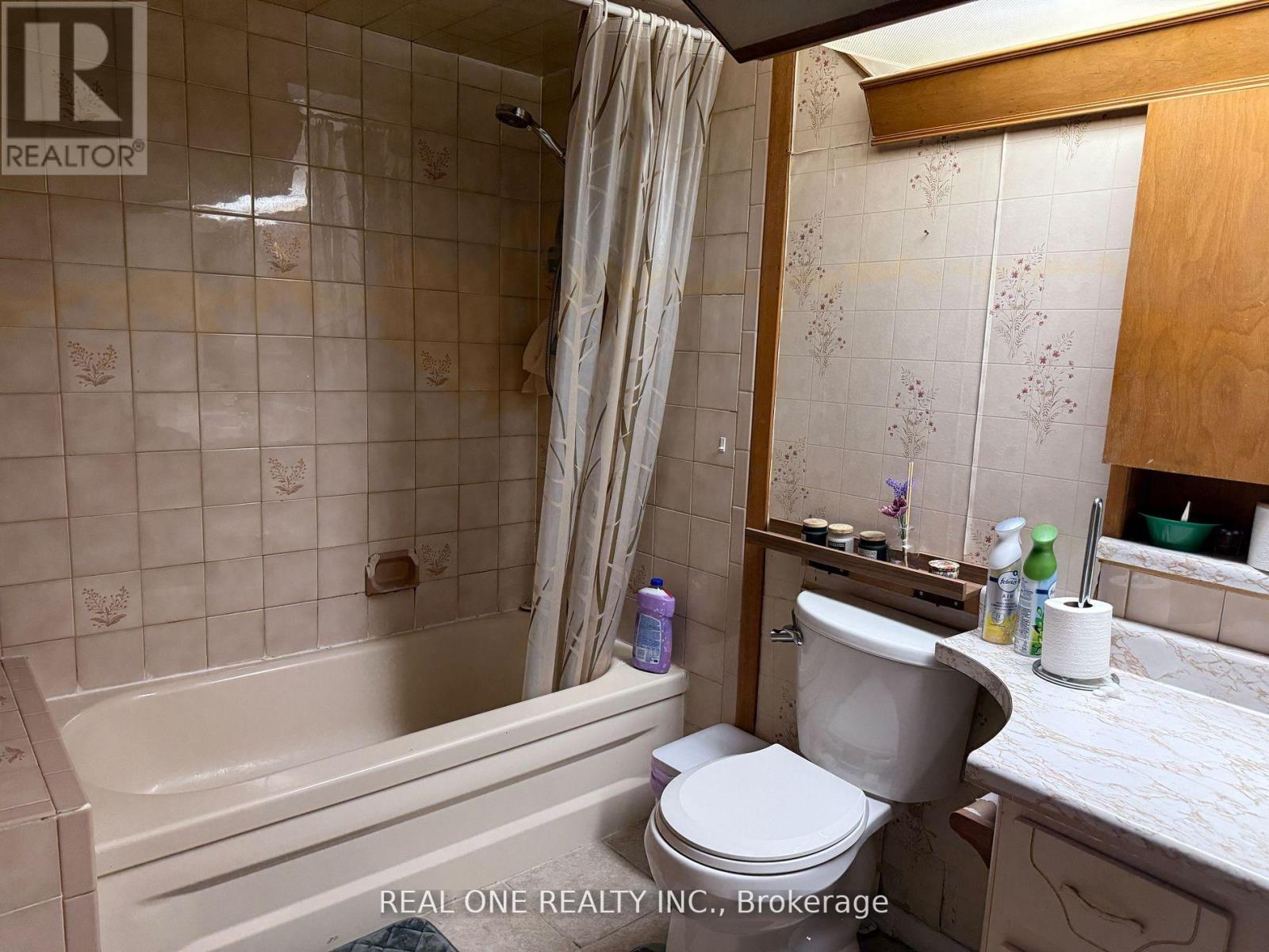 Basement - 221 Elka Drive, Richmond Hill, Ontario  L4C 3A2 - Photo 10 - N13010284