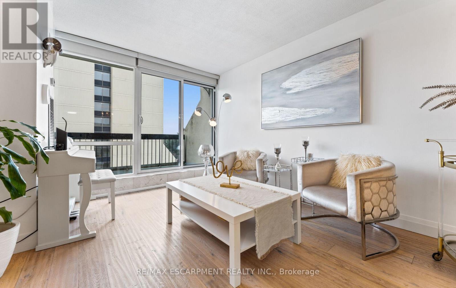 308c - 2 Valhalla Inn Road, Toronto, Ontario  M9B 6C3 - Photo 12 - W13010324