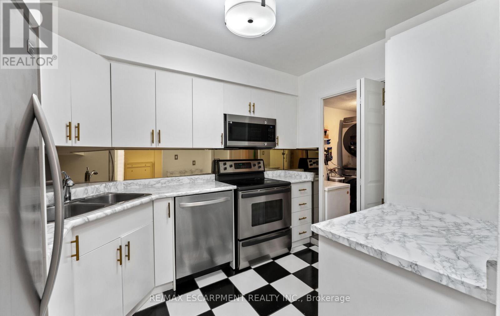 308c - 2 Valhalla Inn Road, Toronto, Ontario  M9B 6C3 - Photo 17 - W13010324